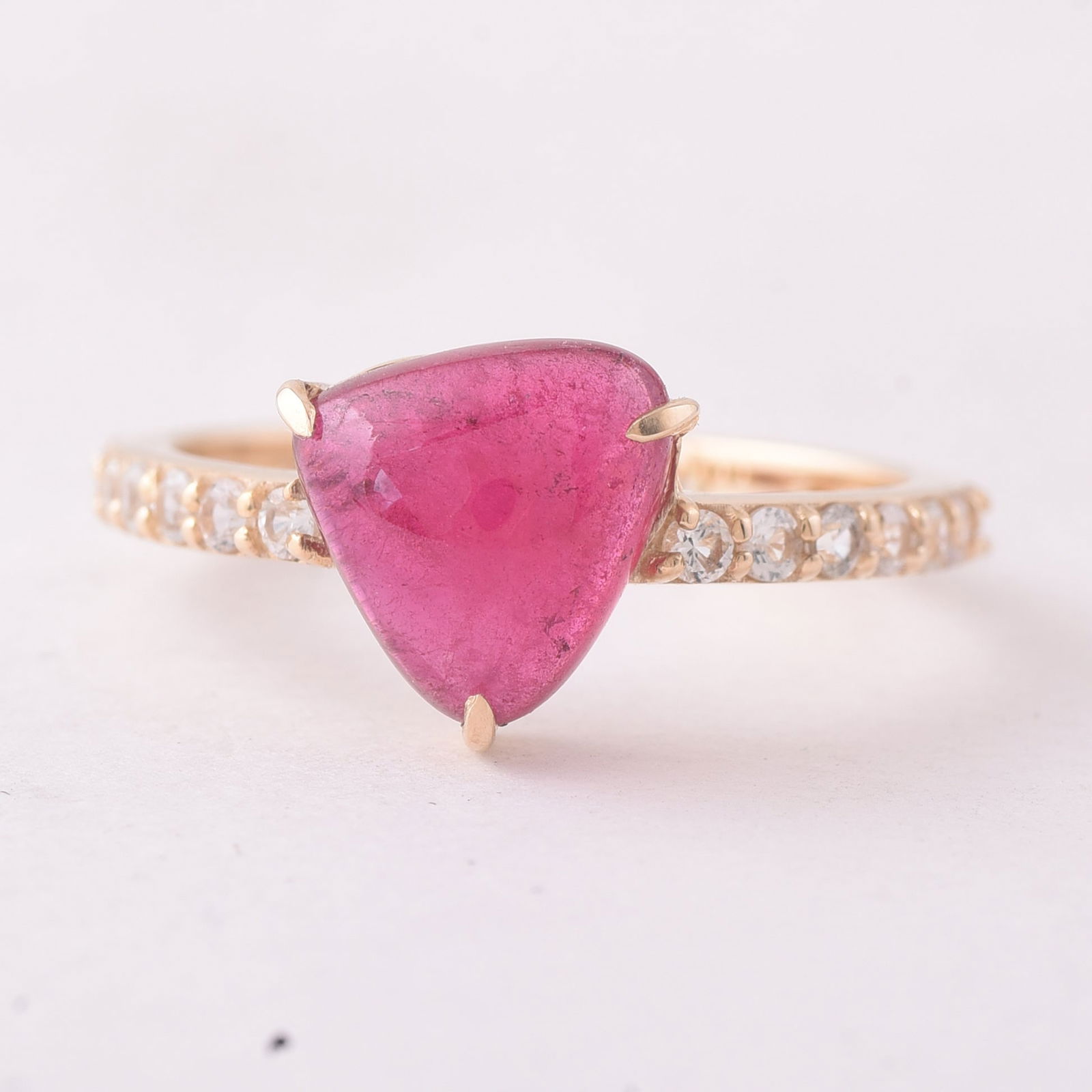 2.59 Ct Heart Tourmaline 9K Gold Ring: 2.59 Total Carat Tourmaline 9K Gold Ring Specifications - Total Weight 2.078 g - Center Gemstone Tourmaline - Gemstone Carat Weight 2.21 Carats - Gemstone Measurements 8.40X9.30X3.90 mm - Additional G