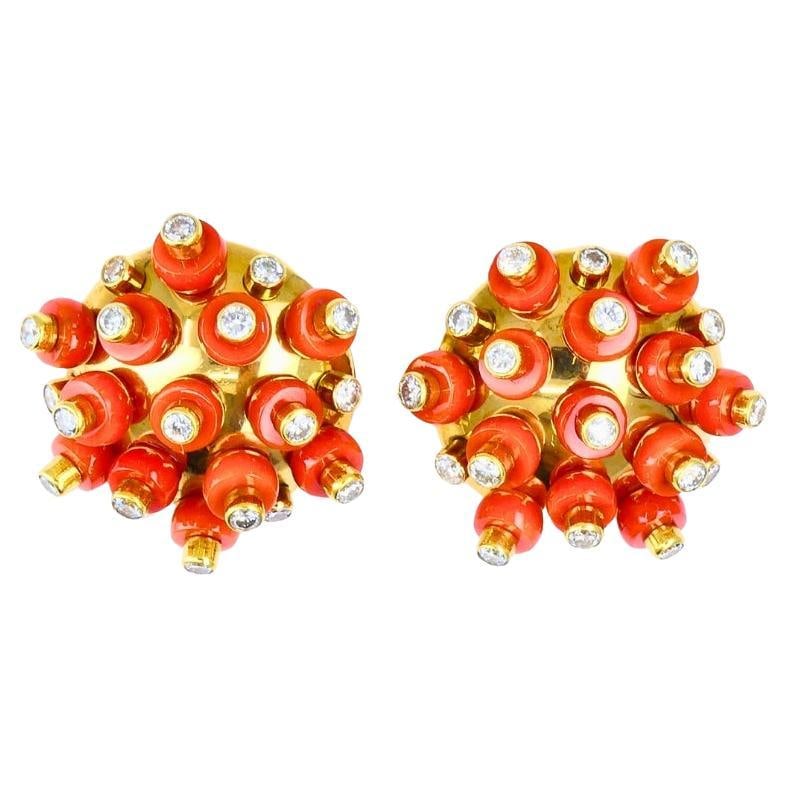 Vintage Aletto Brothers Coral Earrings 18k Gold Diamond Sputnik Design Estate: About the Item A striking pair of vintage coral earrings by Aletto Brothers, made of 18k yellow gold, featuring diamonds. The earrings showcase a bold and structured design. Each earring features