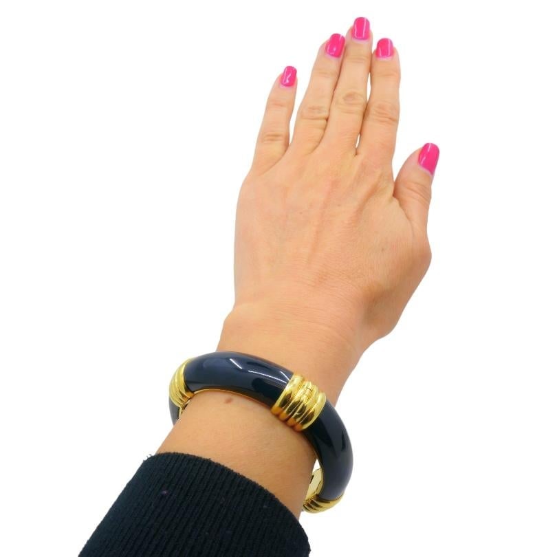 Van Cleef & Arpels 18K Gold Bangle Bracelet - 19