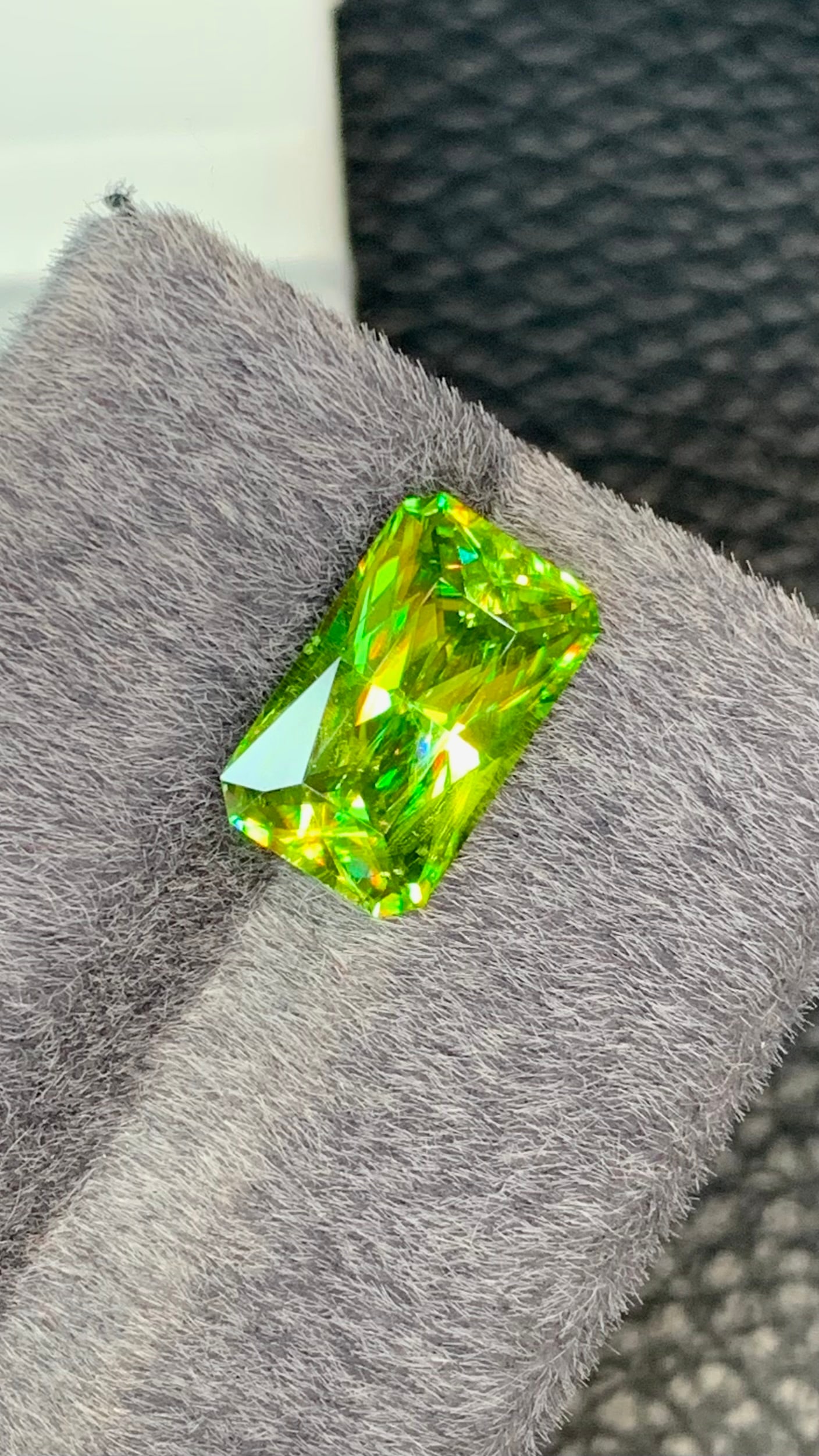 5.15 Carats Multi Color Sphene Gemstone - 2
