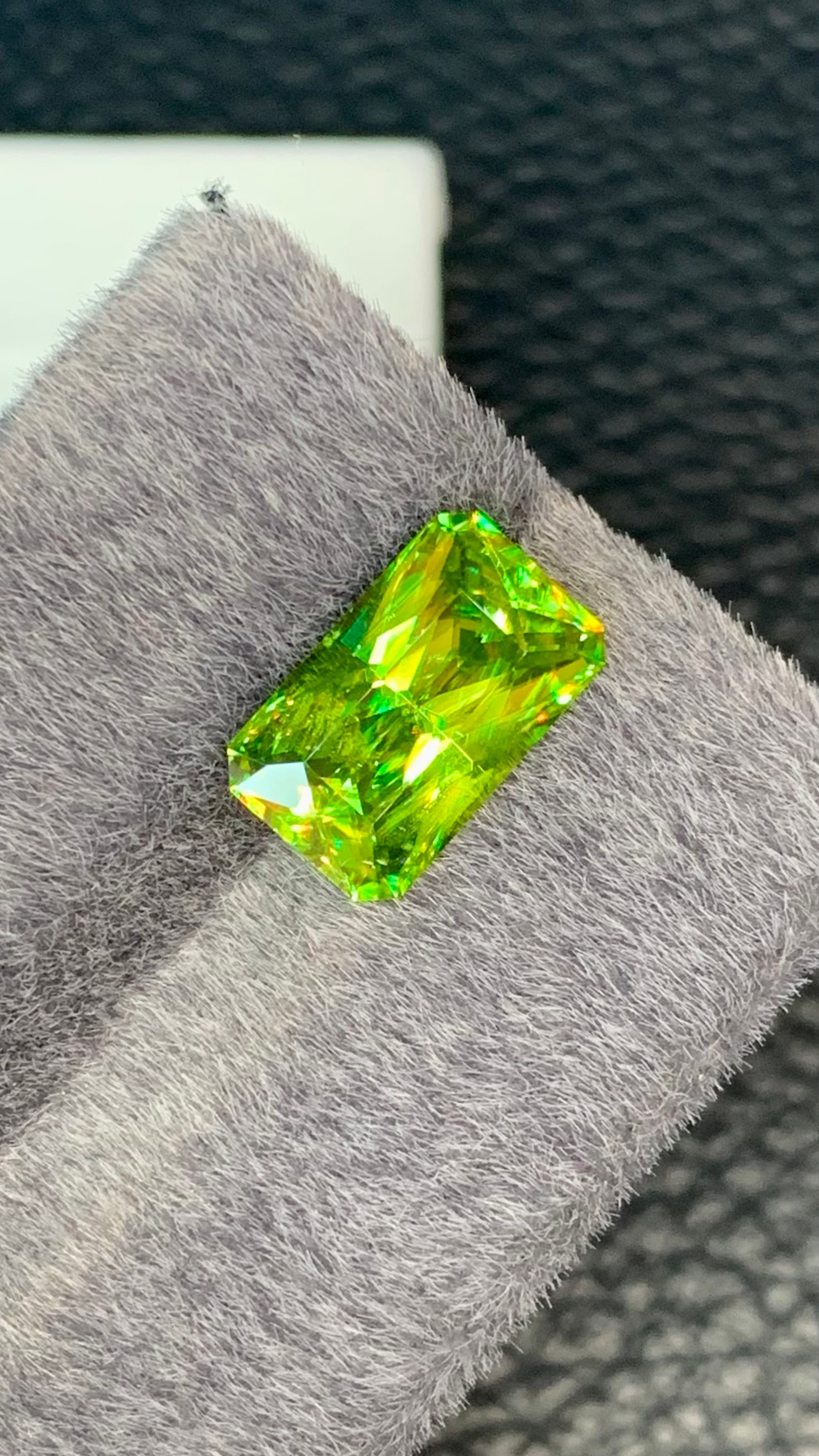 5.15 Carats Multi Color Sphene Gemstone - 4
