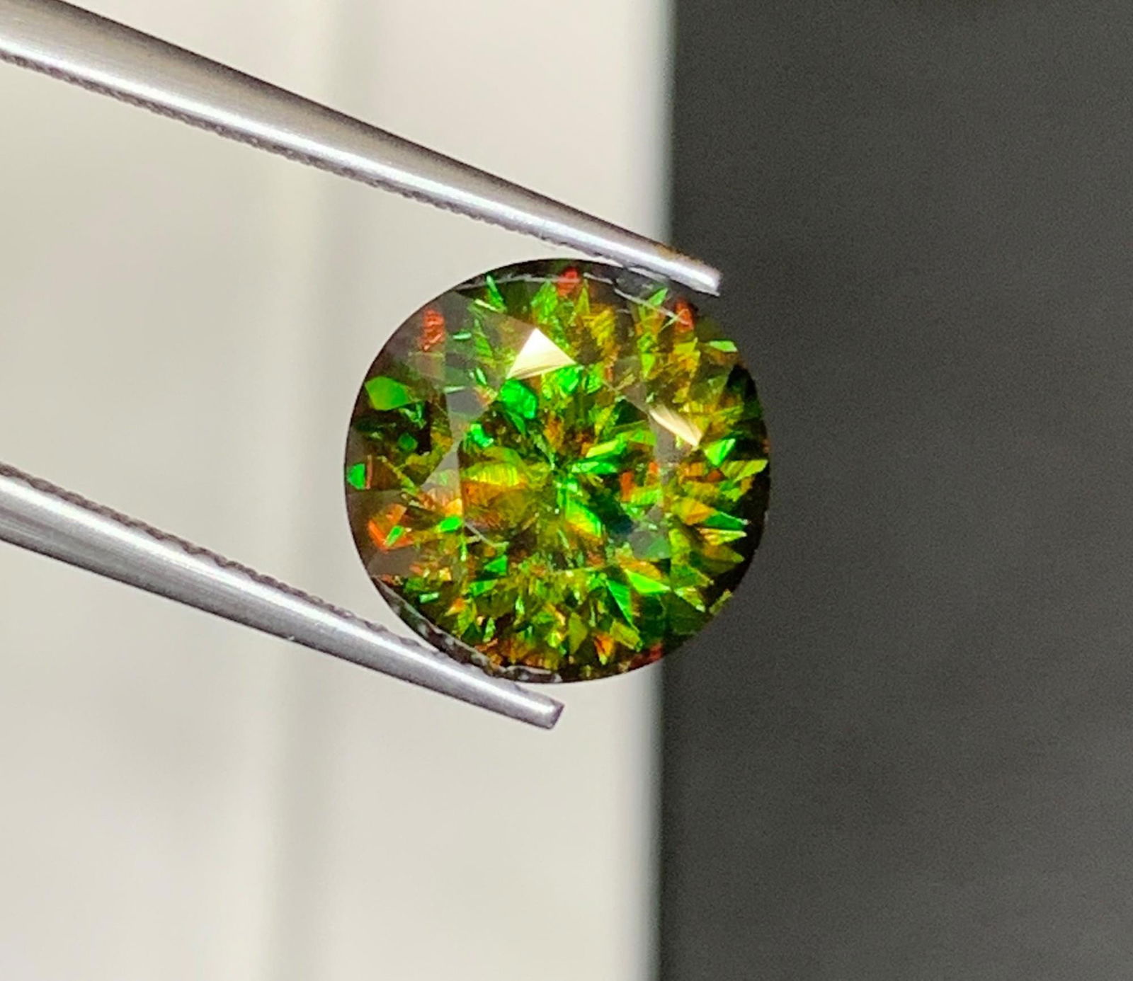 Natural Chrome Sphene Titanite Gemstone: 4.80 Carat Round Cut June Birthstone - 4