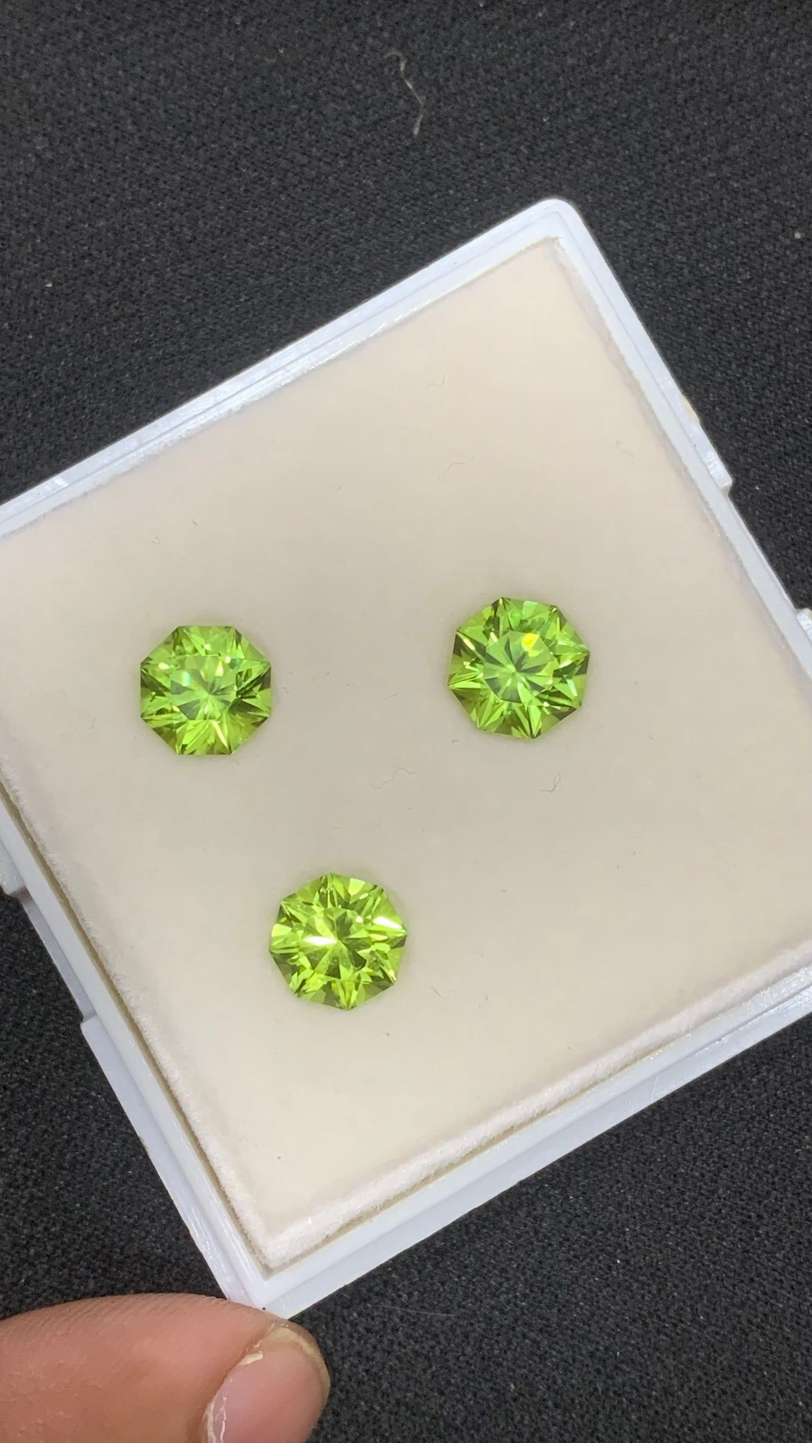 5.80 Carat Brilliant Octagon Cut Set Of Peridot Gemstone For Jewellery - 10