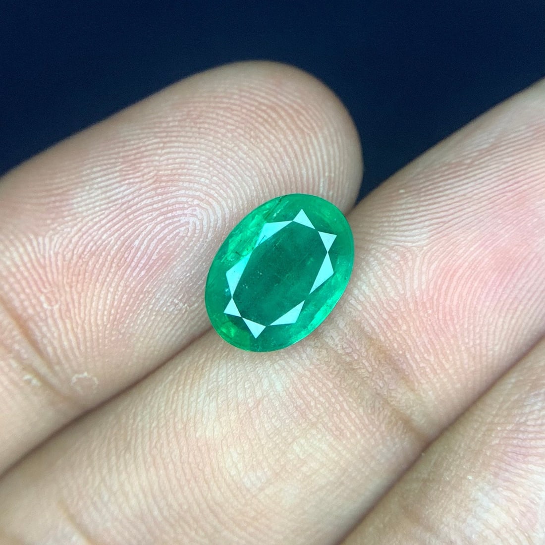 Natural Zambian Emerald: 2.45 Carat Faceted Oval Gemstone: Title:Natural Zambian Emerald: 2.45 Carat Faceted Oval Gemstone Description:Materials: Gemstone: Emerald Carat weight: 2.45 Emerald Details: • Weight : 2.45 carat • Dimension : 10.5*7.7*4.