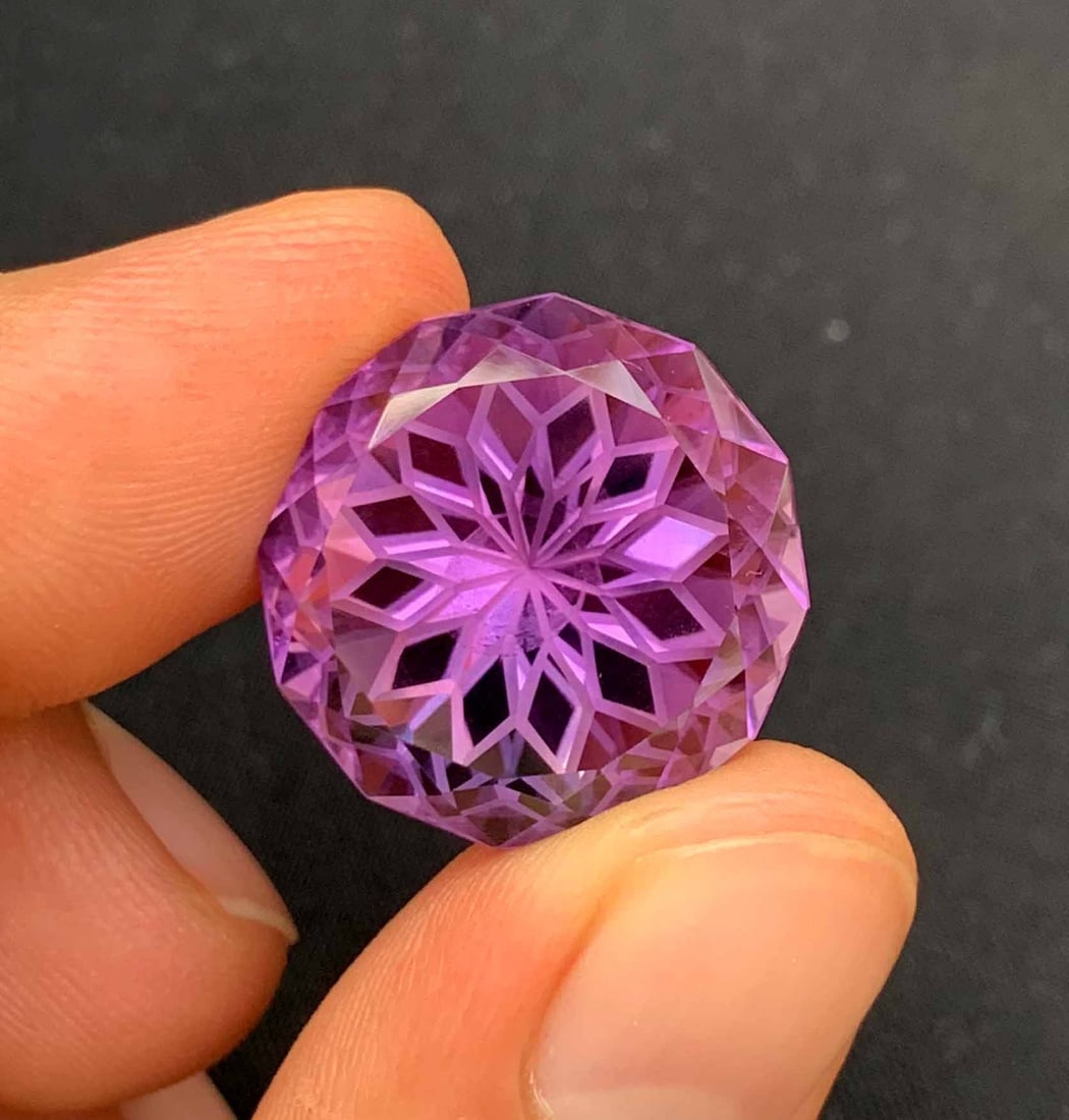 Natural Amethyst Gemstone: Precision Flower Cut, 37.65 Carats - 3