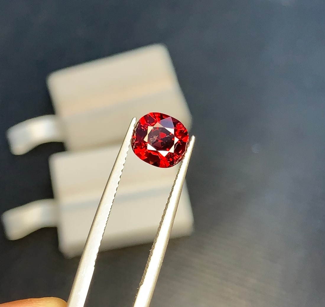 1.70 Carat Natural Unheated Pigeon Blood Burma Spinel Cushion Cut Gemstone - 8