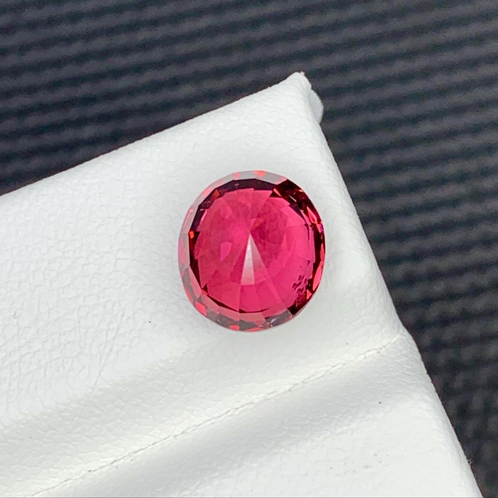 Purplish Pink Natural Garnet Oval Shape Gemstone For Ring From Tanzania - 4.140 Carat - 8