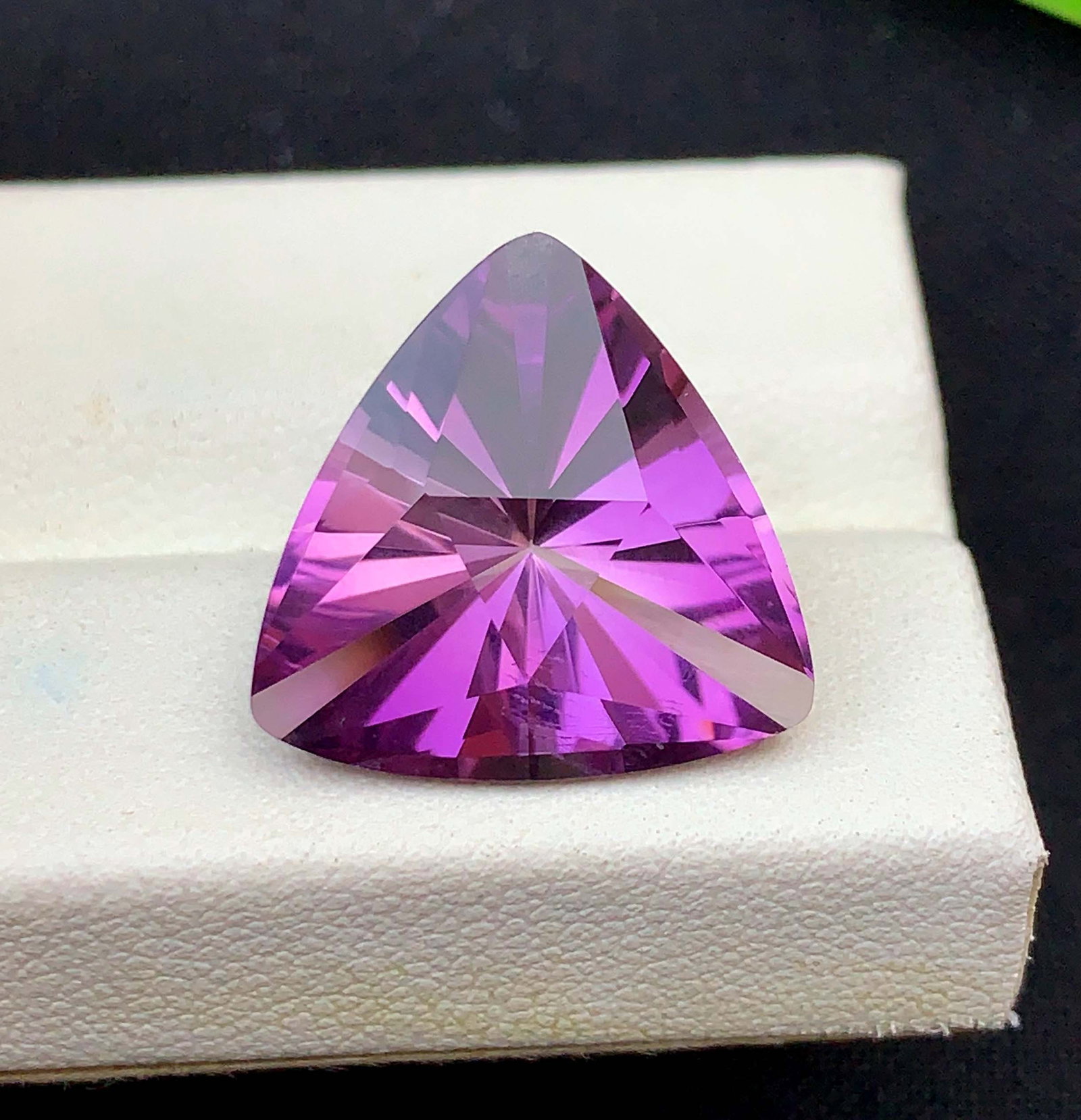 Natural Amethyst Gemstone: Blader Trillion Cut, February Birthstone (10.70 Carats) - 8