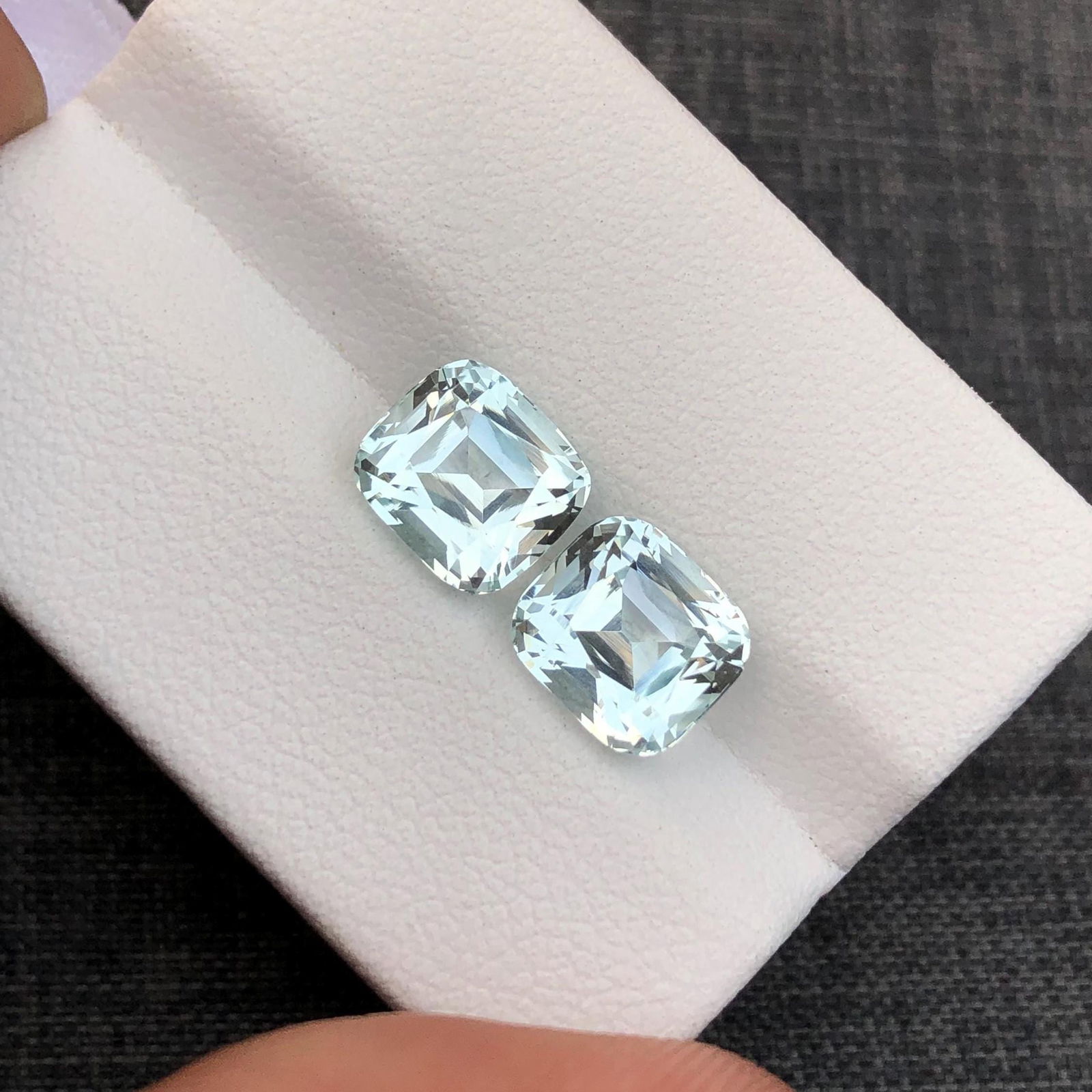 Ice Blue Aquamarine Gemstone: 4.65 Ct Cushion Cut Beryl - 2