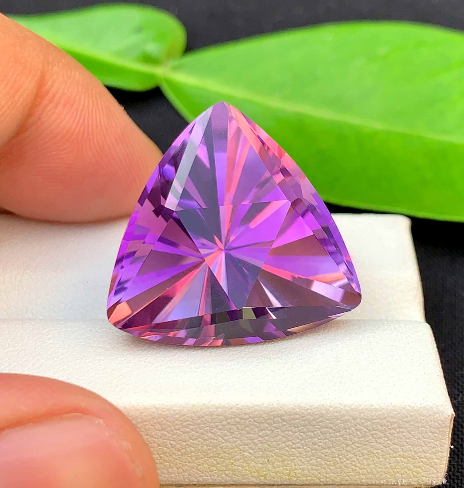 Blader Trillion Cut Amethyst Gemstone: 37.05 Carats, February Birthstone - 4