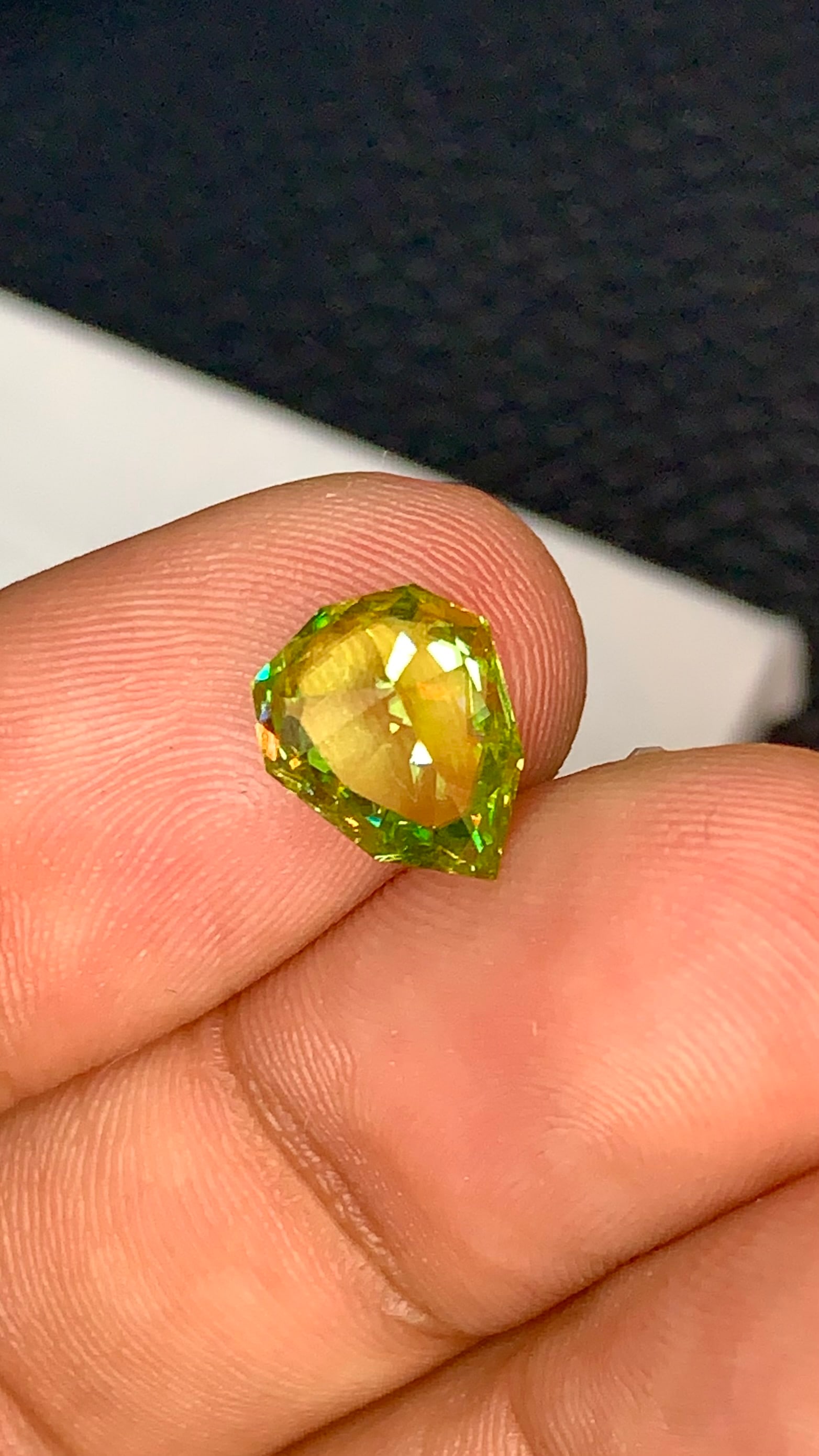 3.10 Carats Multi Color Sphene Gemstone - 5
