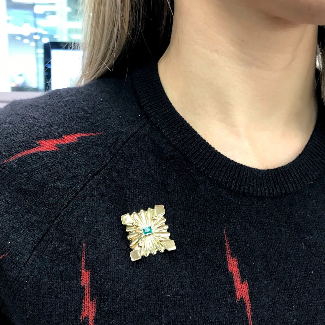 Antique Art Deco Green Emerald Brooch Pin in 18K Yellow Gold, .52 CT, 13.8 Grams - 6