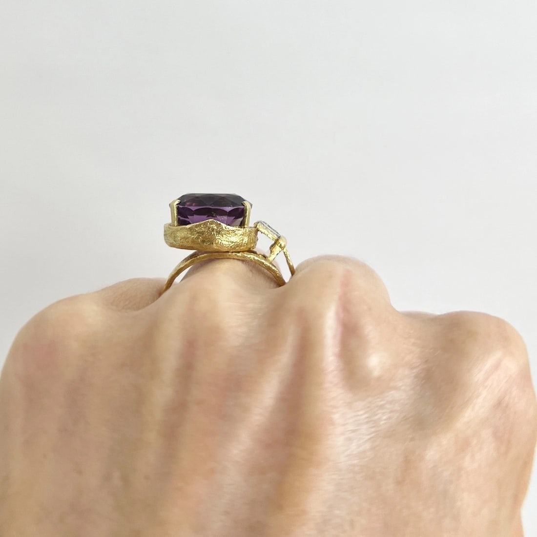Vintage 1960's Purple Amethyst Diamond Cocktail Ring 18K Yellow Gold, 8.68 Grams - 5