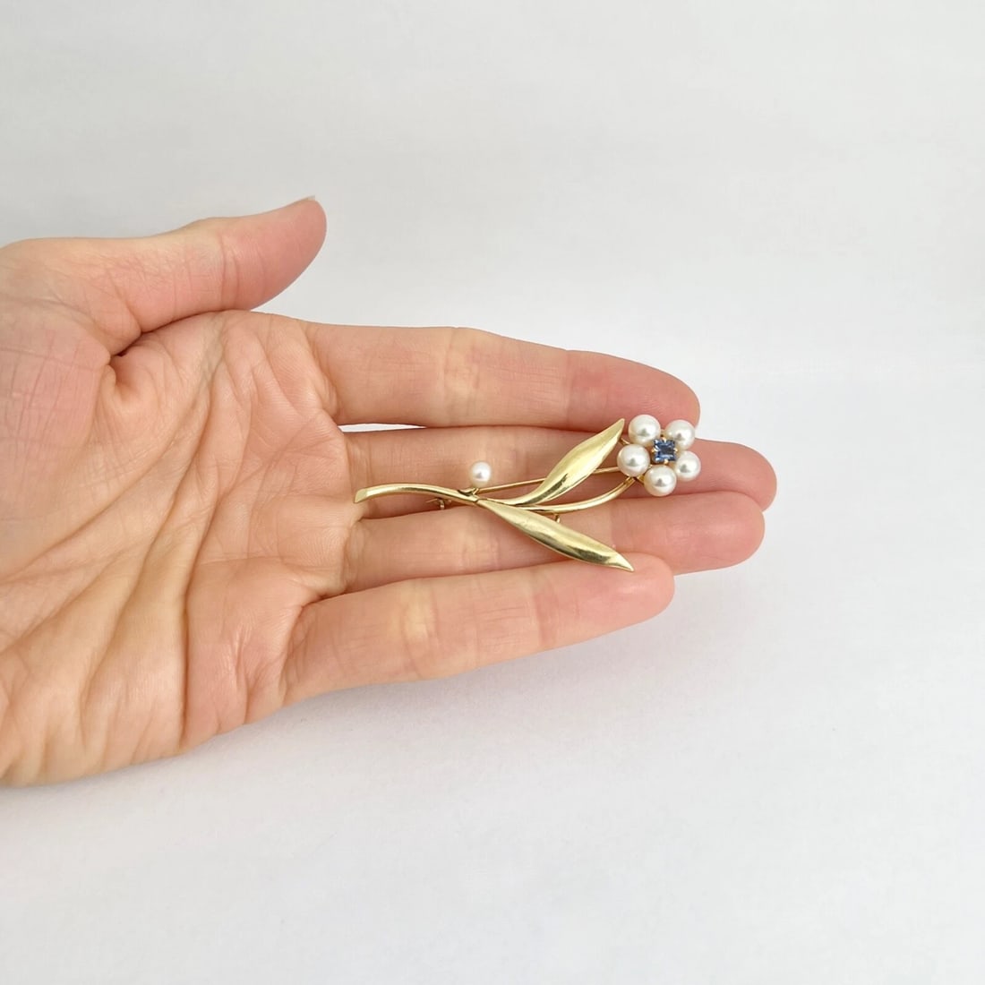 Vintage 1950's Pearl Blue Topaz Flower Brooch Pin 14K Yellow Gold, 4.95 Grams - 3