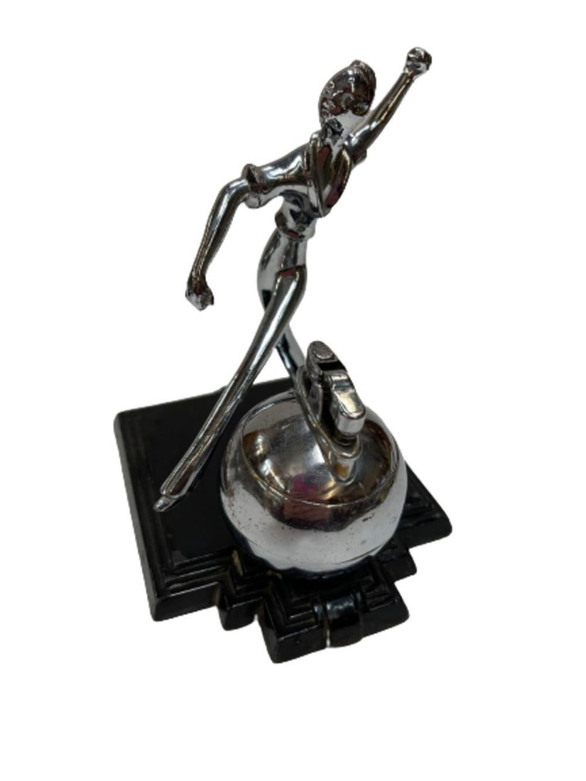 Art Deco Ball Player Table Table Lighter with Base by Ronson - 9