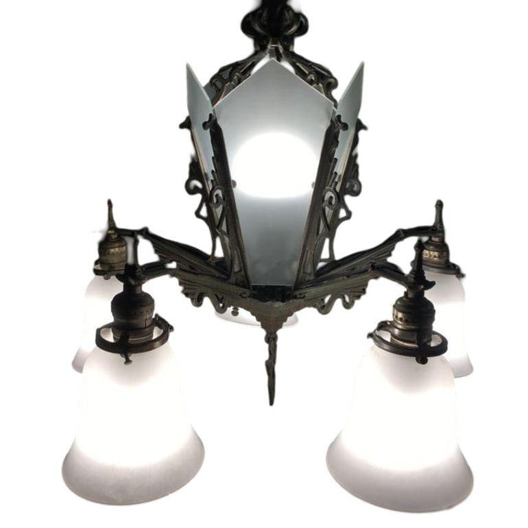 Art Deco Slat Glass Hanging Light Chandelier With Geometric Details - 10