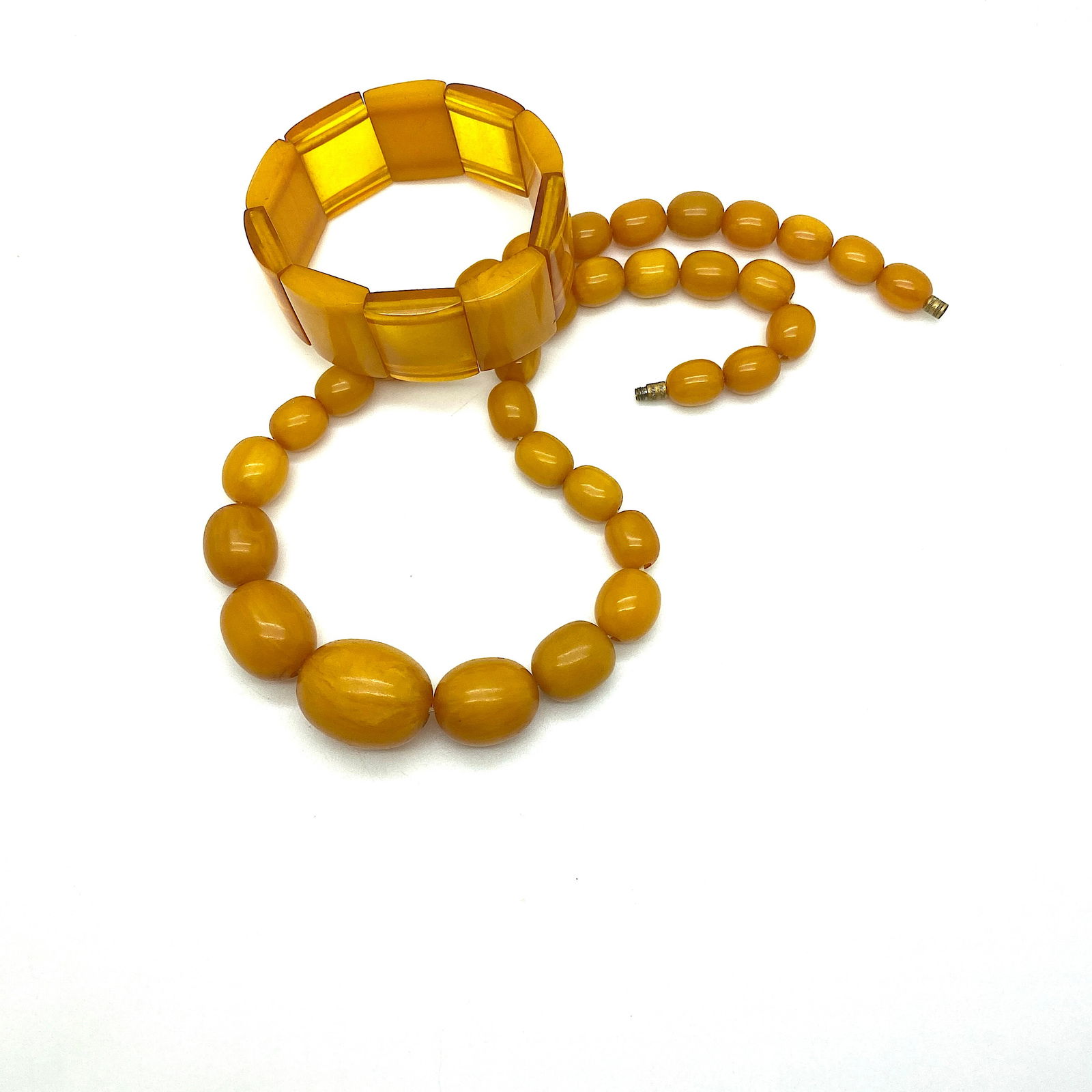 Alluring Vintage Bakelite Bracelet and Necklace set made from Olive shaped Bakelite beads - 2