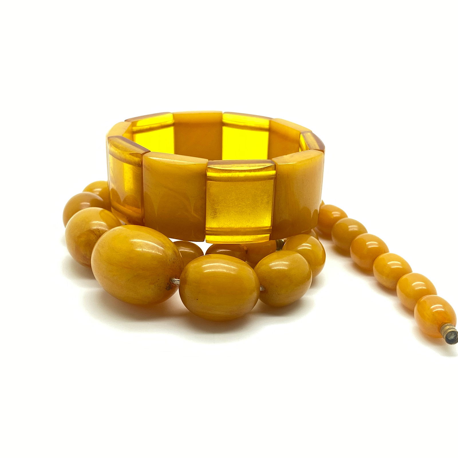 Alluring Vintage Bakelite Bracelet and Necklace set made from Olive shaped Bakelite beads - 4