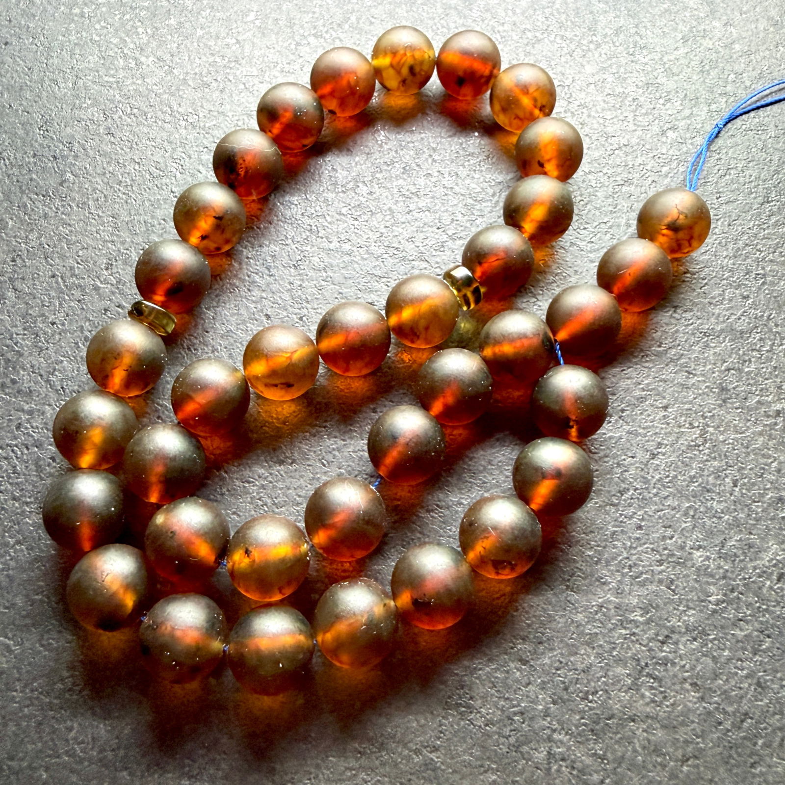 Unique and Impressive Amber Tesbih made from Round Amber beads: Title:Unique and Impressive Amber Tesbih made from Round Amber beadsMetal:NoneGemstone:AmberWeight:85.9 gSize:Bead size: 16.0 mm Bead size: 0.63 inches Made of:(Reconstituted Amber or Whole