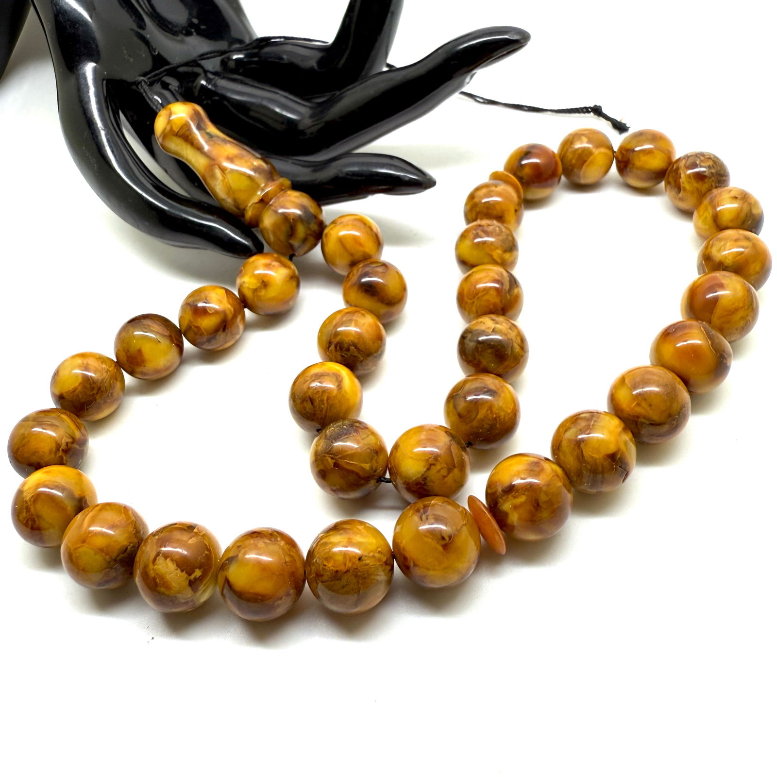 Unique and Staggering Amber Tesbih made from Round Amber beads: Title:Unique and Staggering Amber Tesbih made from Round Amber beadsMetal:NoneGemstone:AmberWeight:36.0 gSize:Bead size: 12.0 mm Bead size: 0.472 inches Made of:(Reconstituted Amber or Whole