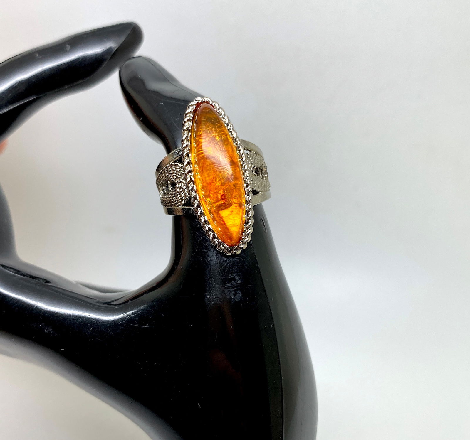 Unique and Marvellous Amber Ring - 5