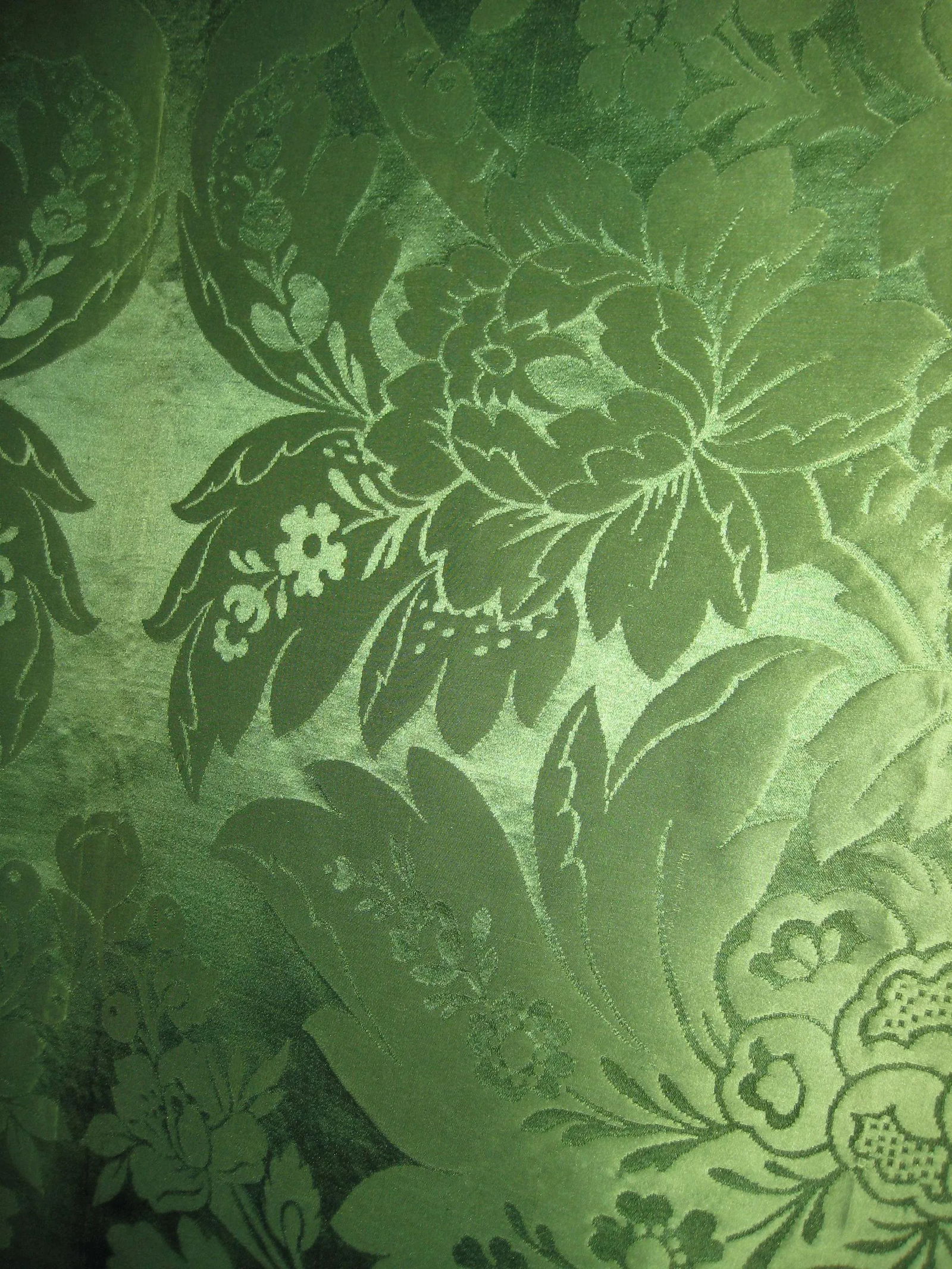 Large Early 19th Century French Green Silk Tablecloth - 10