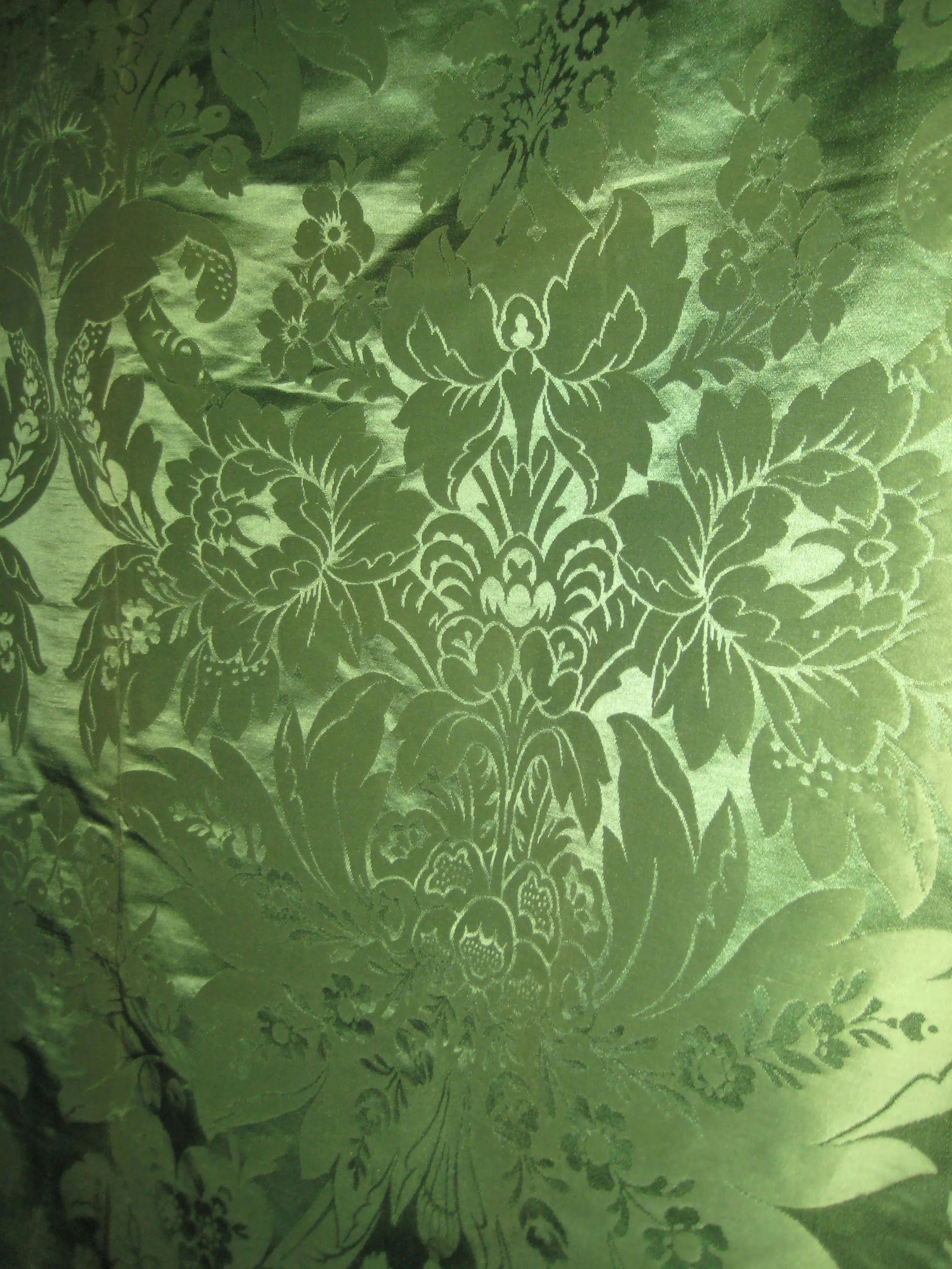 Large Early 19th Century French Green Silk Tablecloth - 11