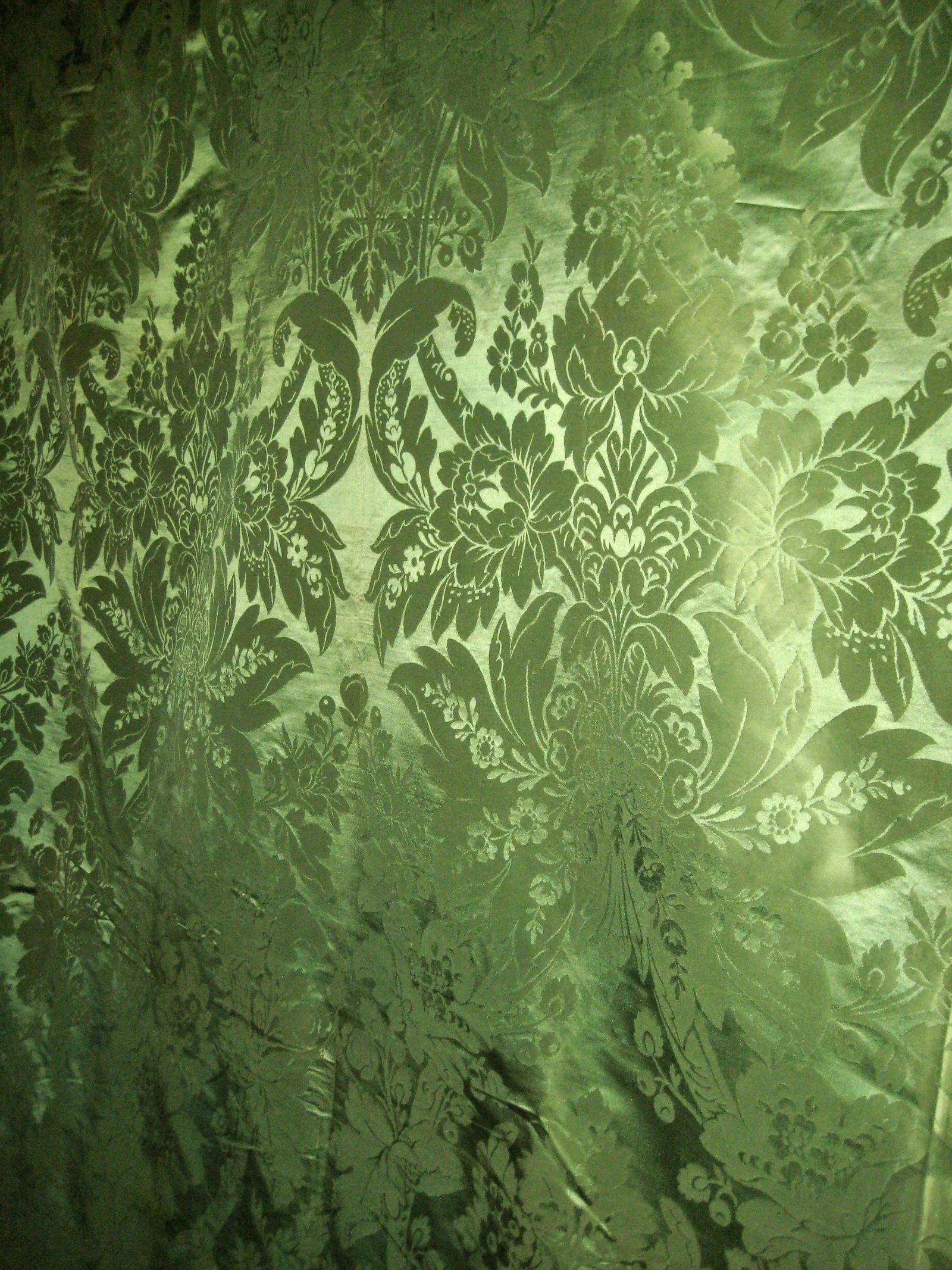 Large Early 19th Century French Green Silk Tablecloth - 4