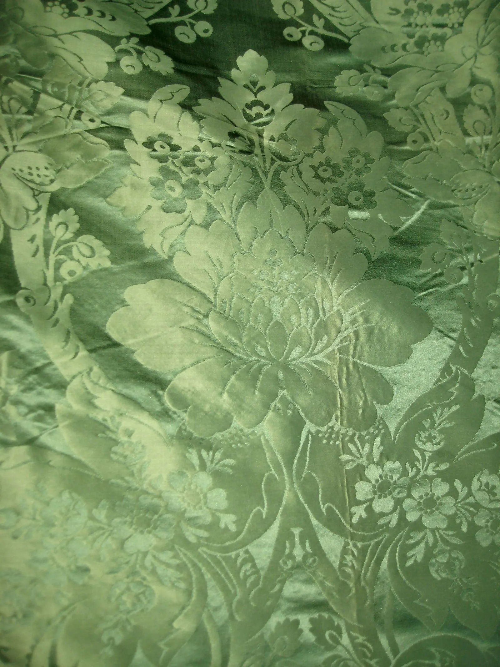 Large Early 19th Century French Green Silk Tablecloth - 5