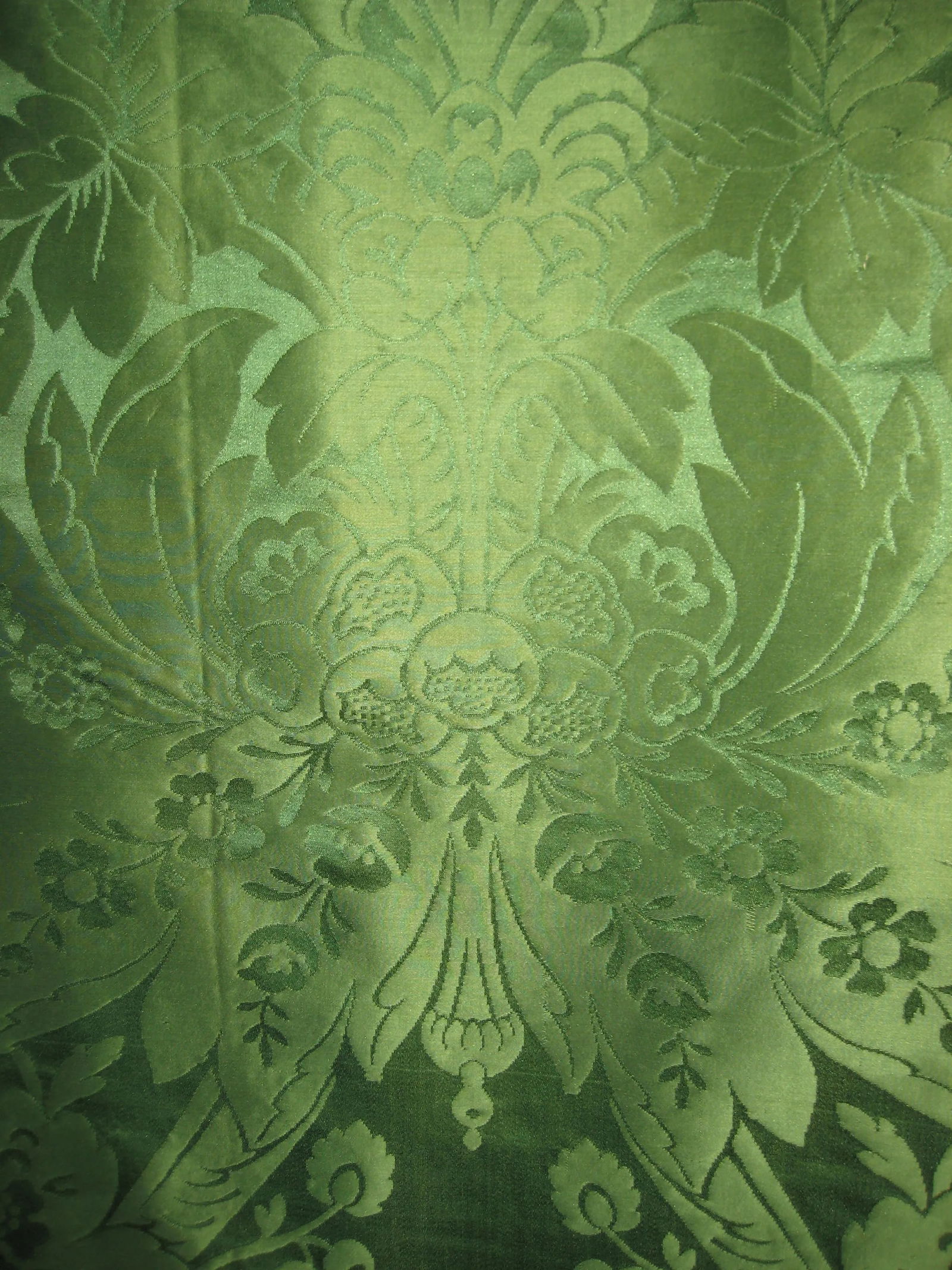 Large Early 19th Century French Green Silk Tablecloth - 6