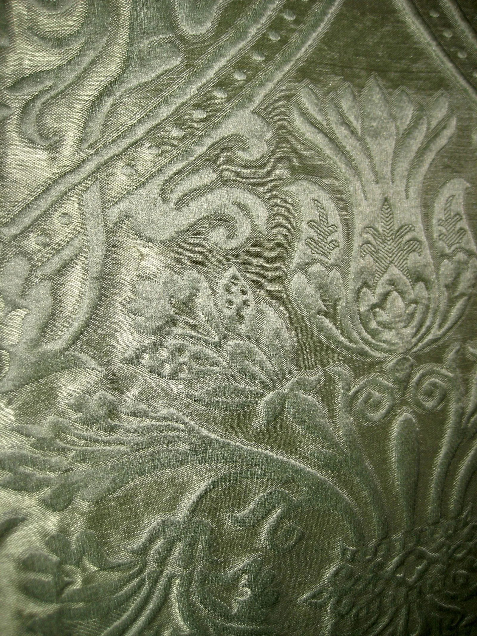 Antique Italian Trapunto Brocatelle Tablecloth - 8