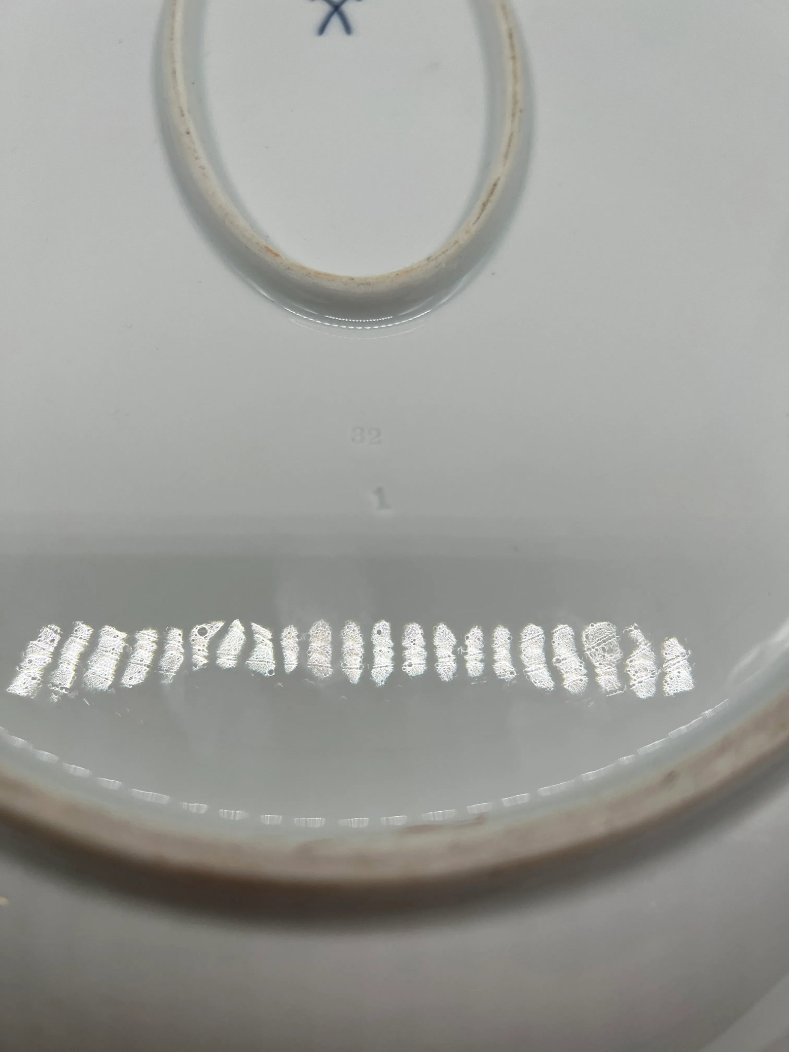 Pair, Meissen Opposing Courting Scene Porcelain "Green Ivy" Platters 19.75" - Circa 1940 - 9