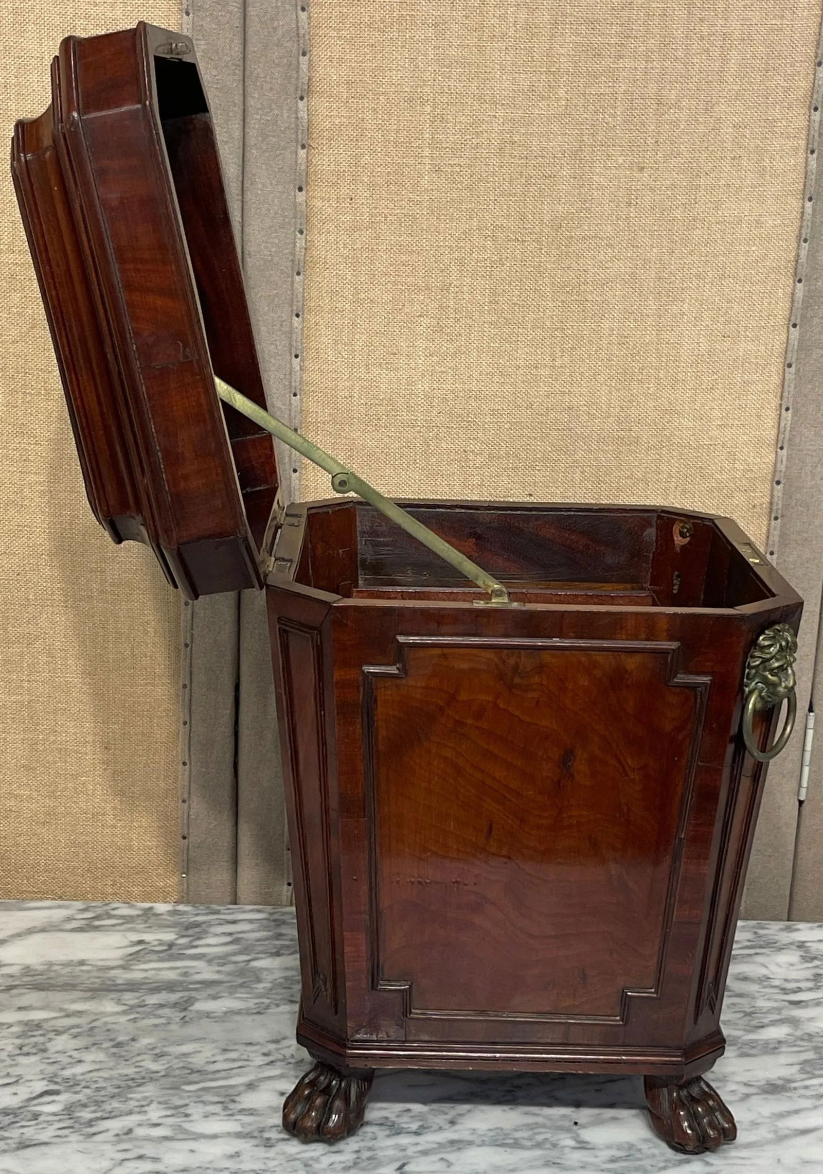 Diminutive Regency Mahogany & Brass Cellarette, Attributed to Gillows & Co. - 2