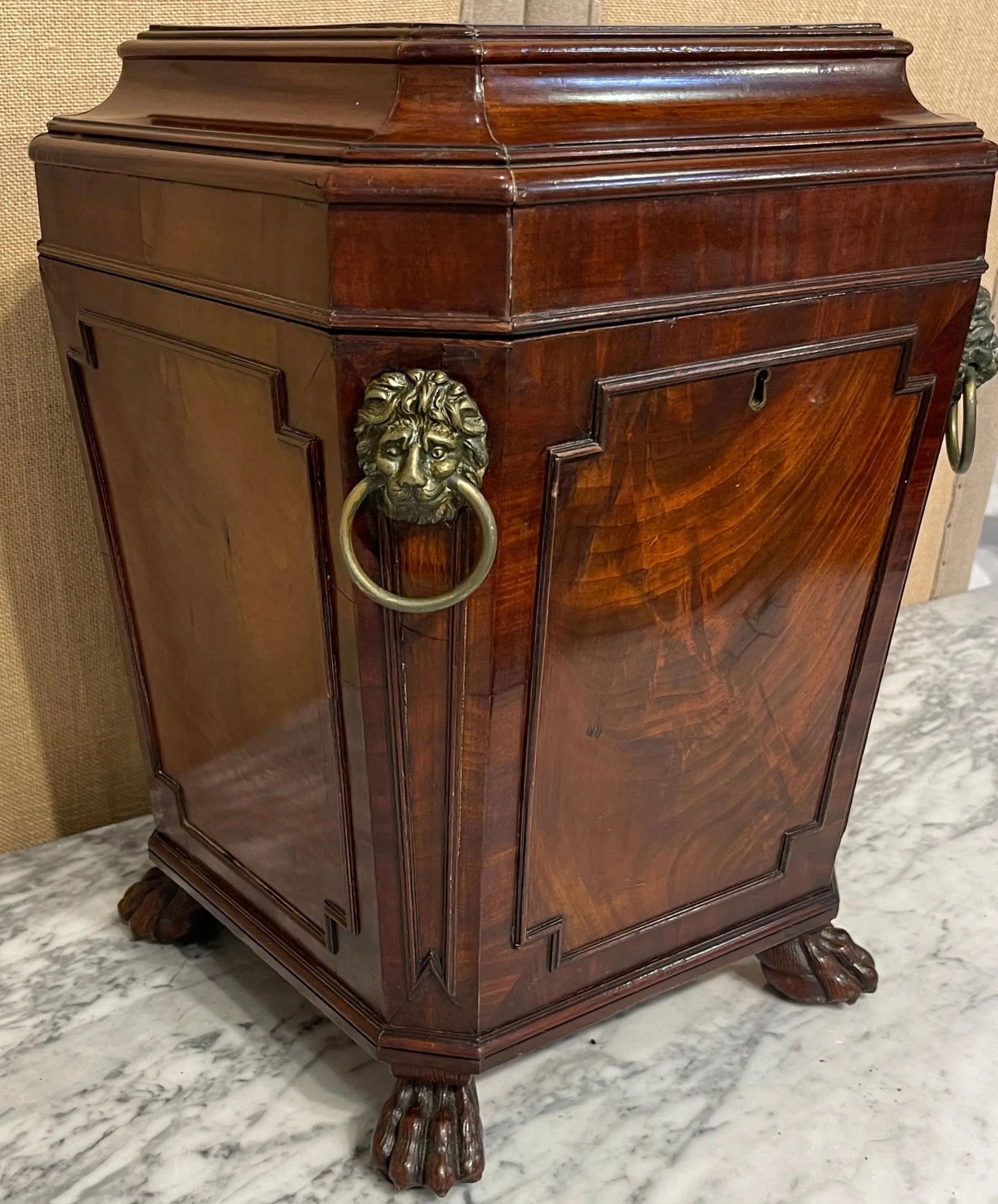 Diminutive Regency Mahogany & Brass Cellarette, Attributed to Gillows & Co. - 7