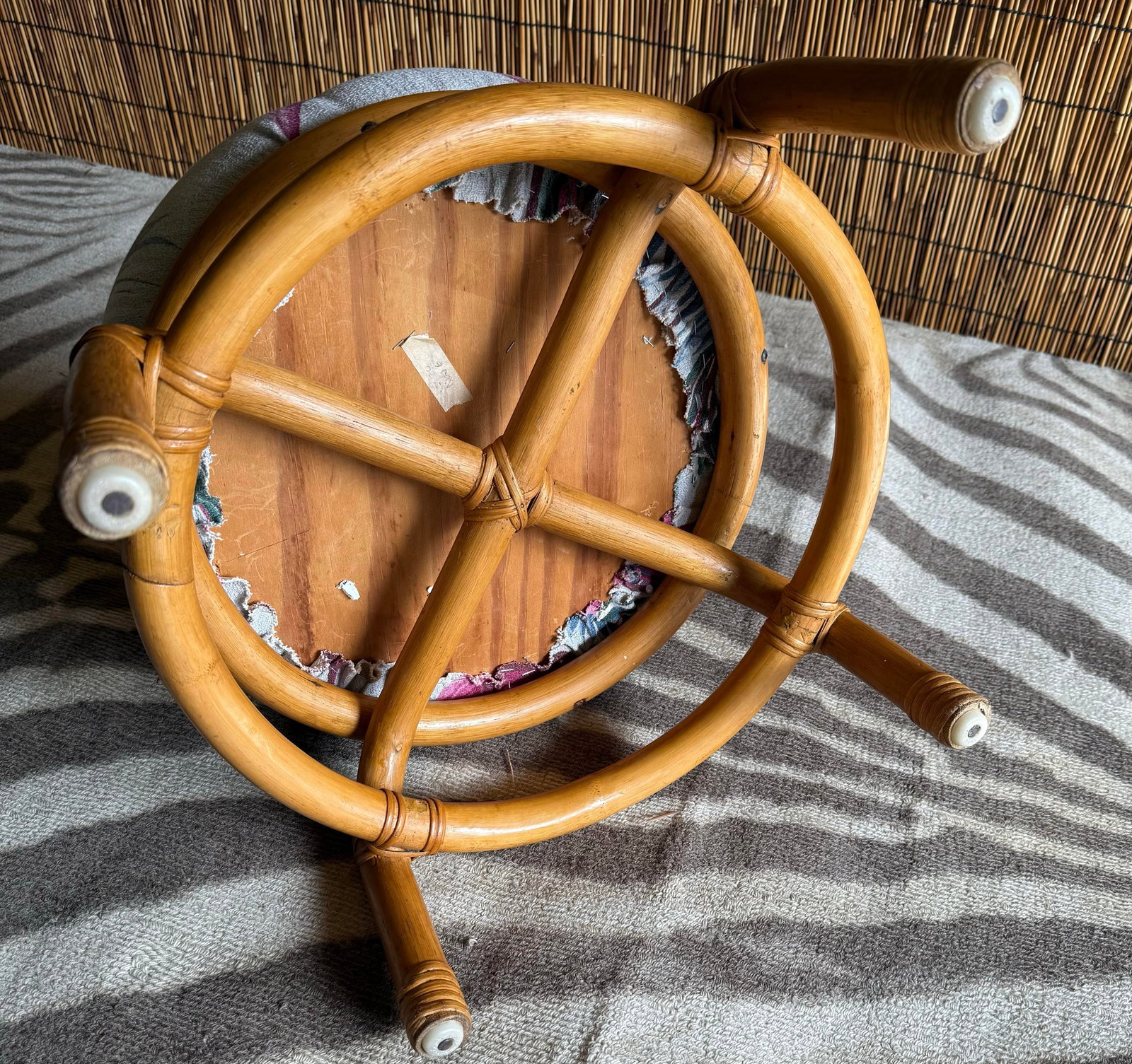 Vintage Mid-Century Rattan Ottoman With Tropical Leaf Barkcloth Cushion, Teal, Purple, and Blue - 6