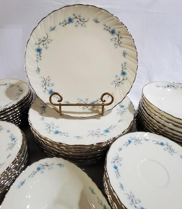 Lenox China Chanson Pattern Service for 12 - 72 Pcs - 4