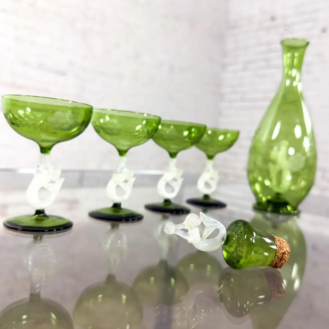 Early to Mid-20th Century Art Deco to Art Nouveau Bimini Austrian Art Glass Set 1 Decanter & 4 Coupe - 4