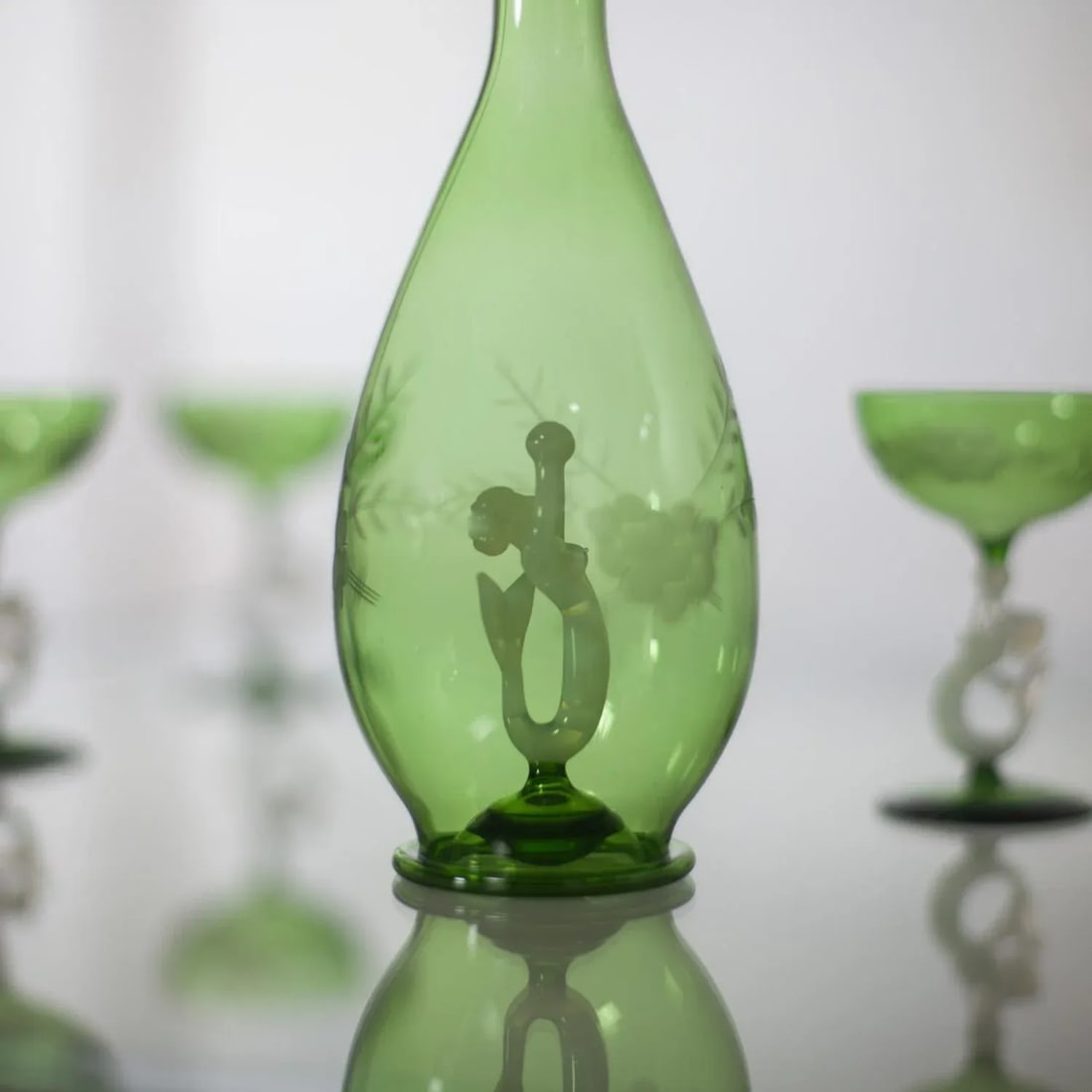 Early to Mid-20th Century Art Deco to Art Nouveau Bimini Austrian Art Glass Set 1 Decanter & 4 Coupe - 6