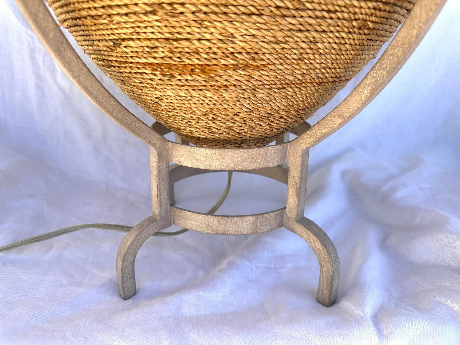 Vintage 90's Twisted Raffia Table Lamp on Metal Stand - 3