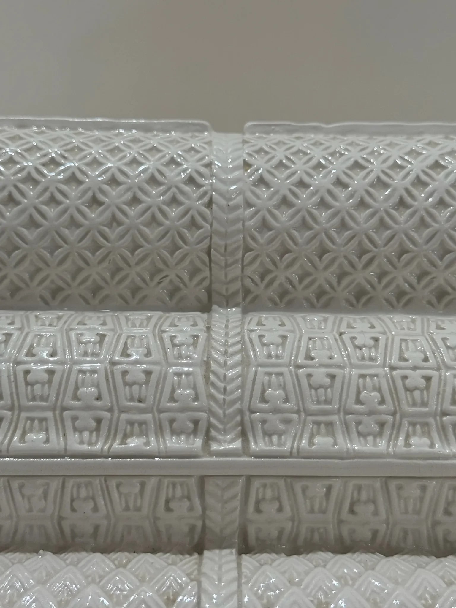 Italian Ceramic Sculptural Box Signed, 1980 – White Textured "Stacked Logs" Form - 5