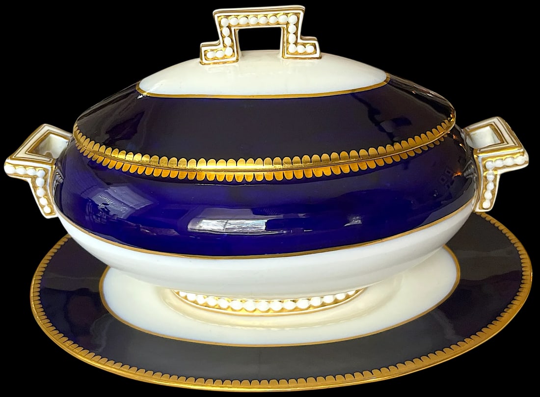 Mid 19th Century Victorian Coalport Jeweled Cobalt & Gilt Porcelain Covered Tureen With Underplate - 4