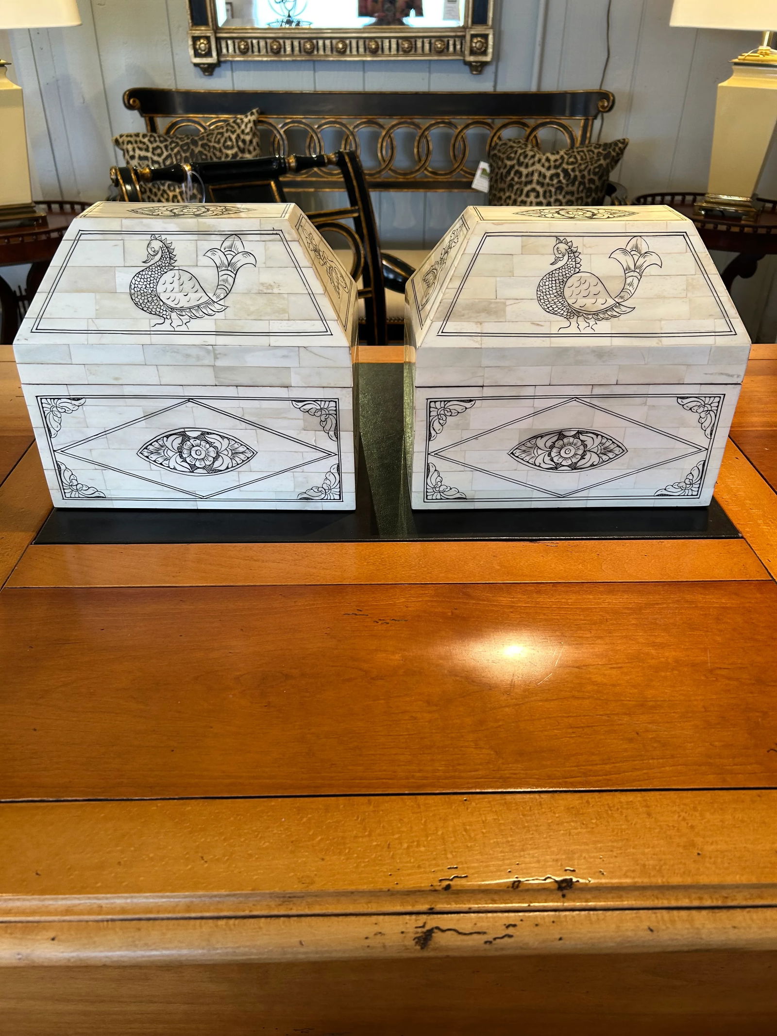 Tessellated Bone Decorative Lidded Boxes -a Pair - 10
