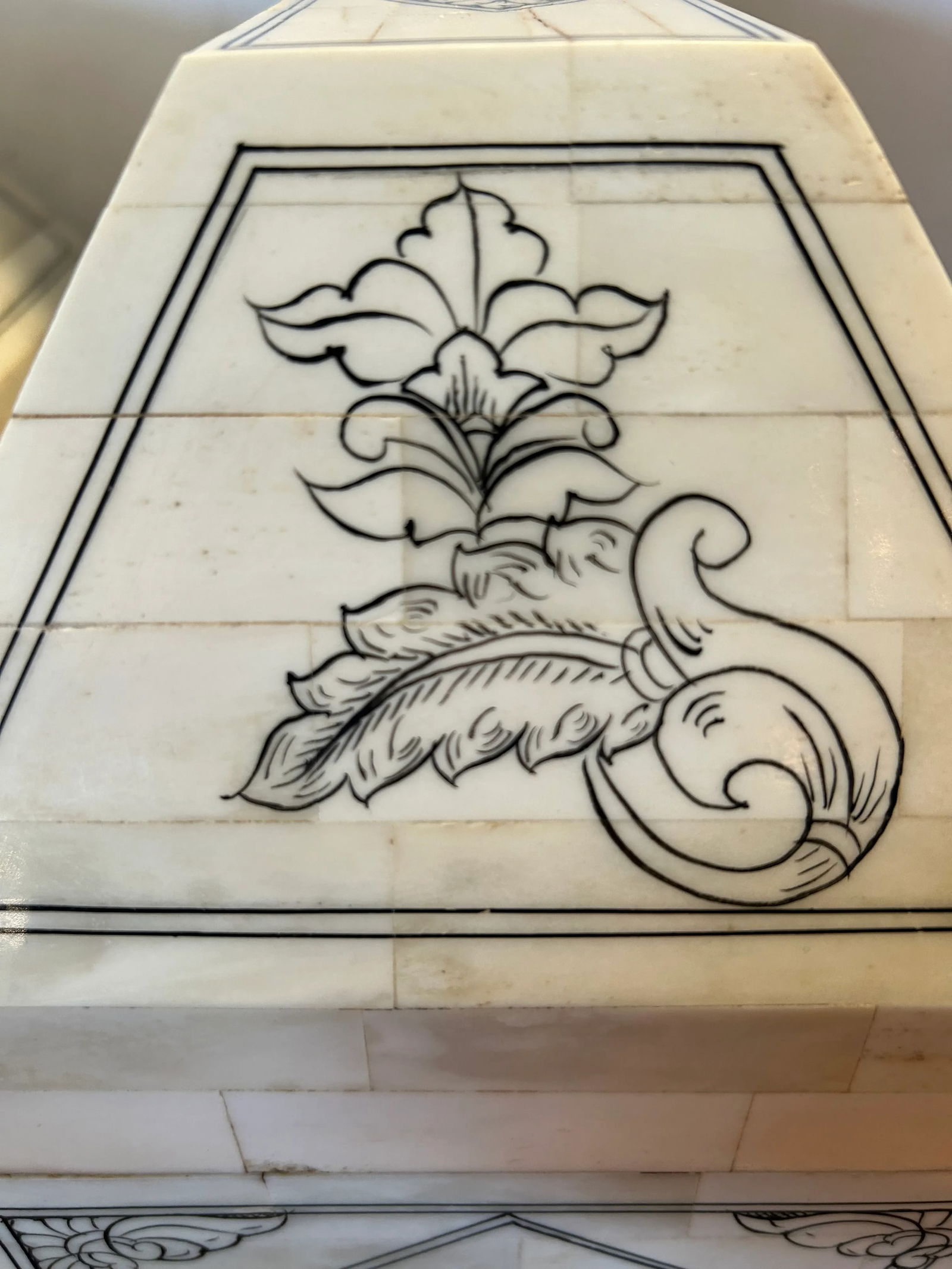 Tessellated Bone Decorative Lidded Boxes -a Pair - 8