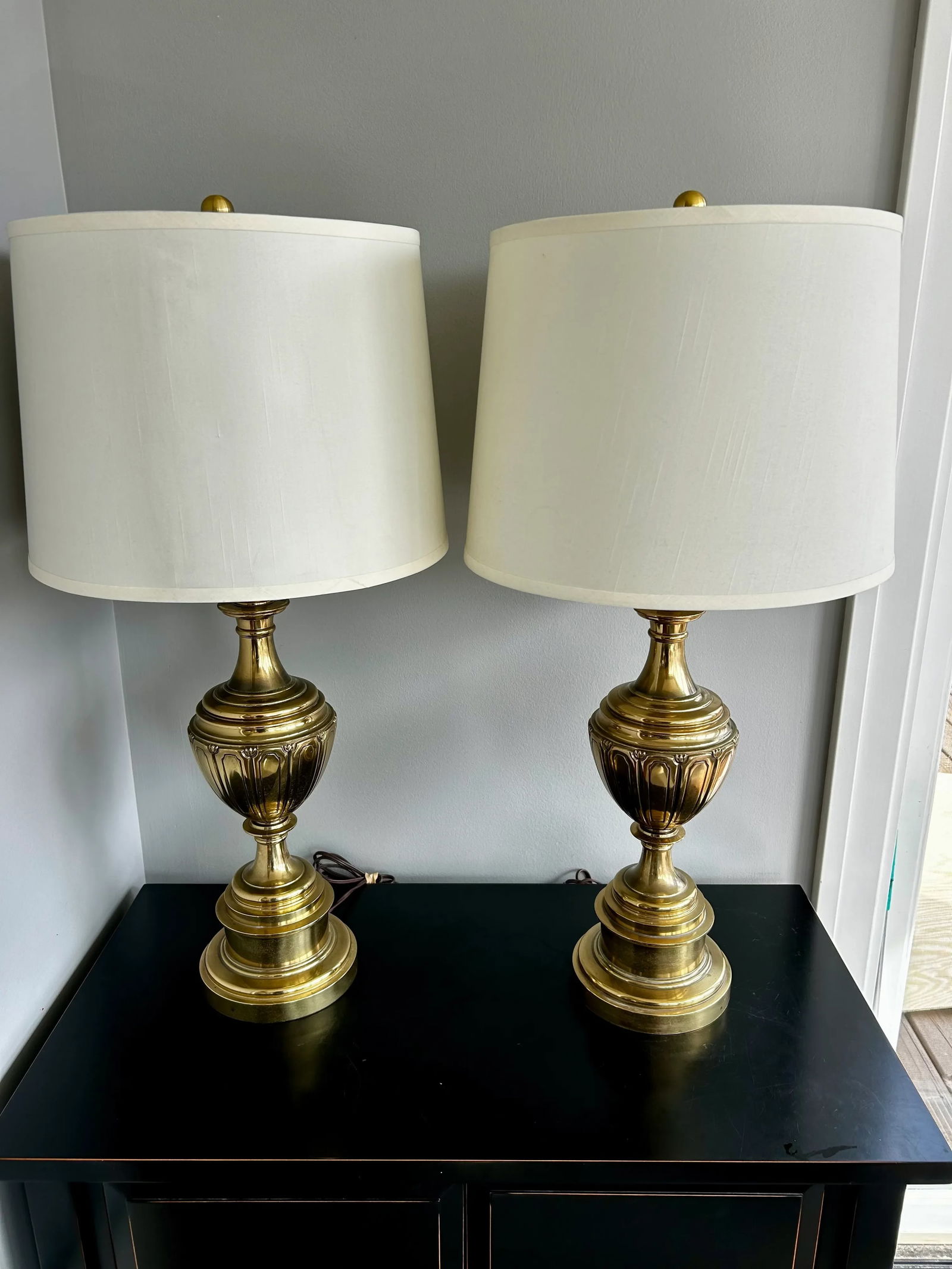 Vintage Stiffel Solid Brass Table Lamps Tulip Detail, a Pair - 9