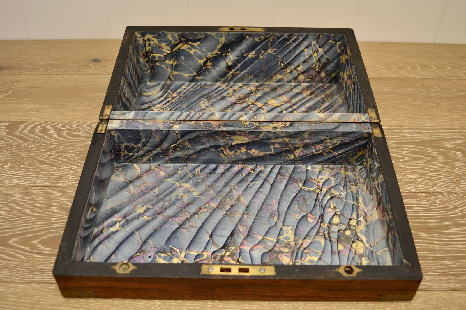 Antique 19th Century Mahogany and Brass Box With Marbleized Paper Interior - 6