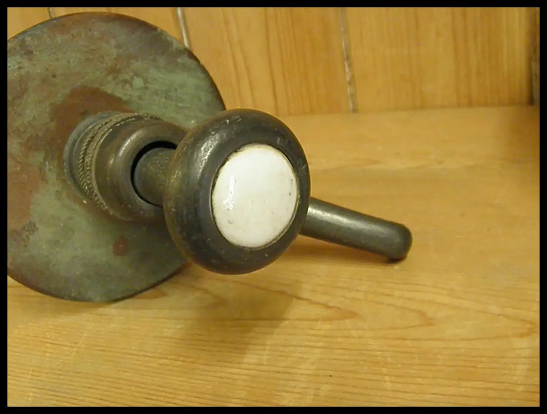 Rare 1910-20s WardÂ’s Lime Crush Syrup Dispenser - 16