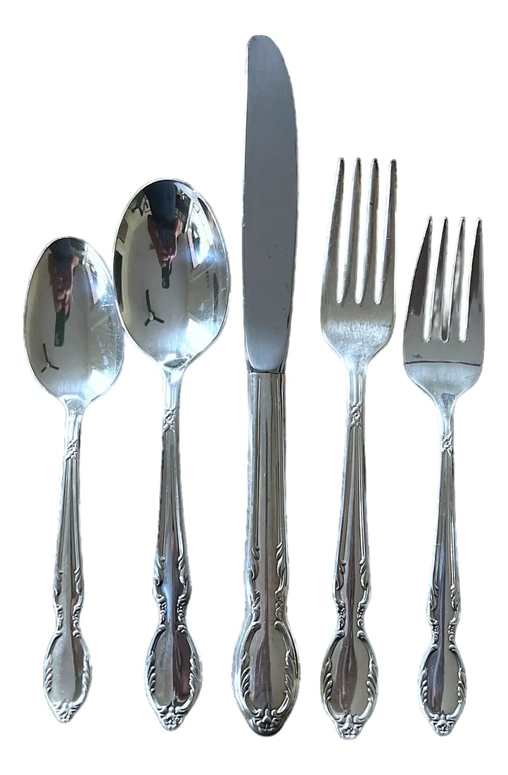 Vintage Rogers "Royal Manor" Silver Plate Flatware Service for 10 to 12 "” 62 Pieces (1 of 7)