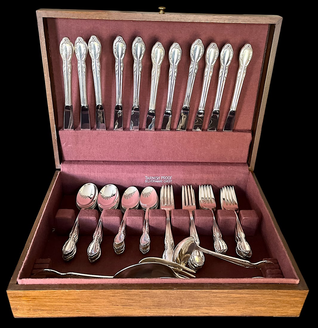 Vintage Rogers "Royal Manor" Silver Plate Flatware Service for 10 to 12 "” 62 Pieces - 3