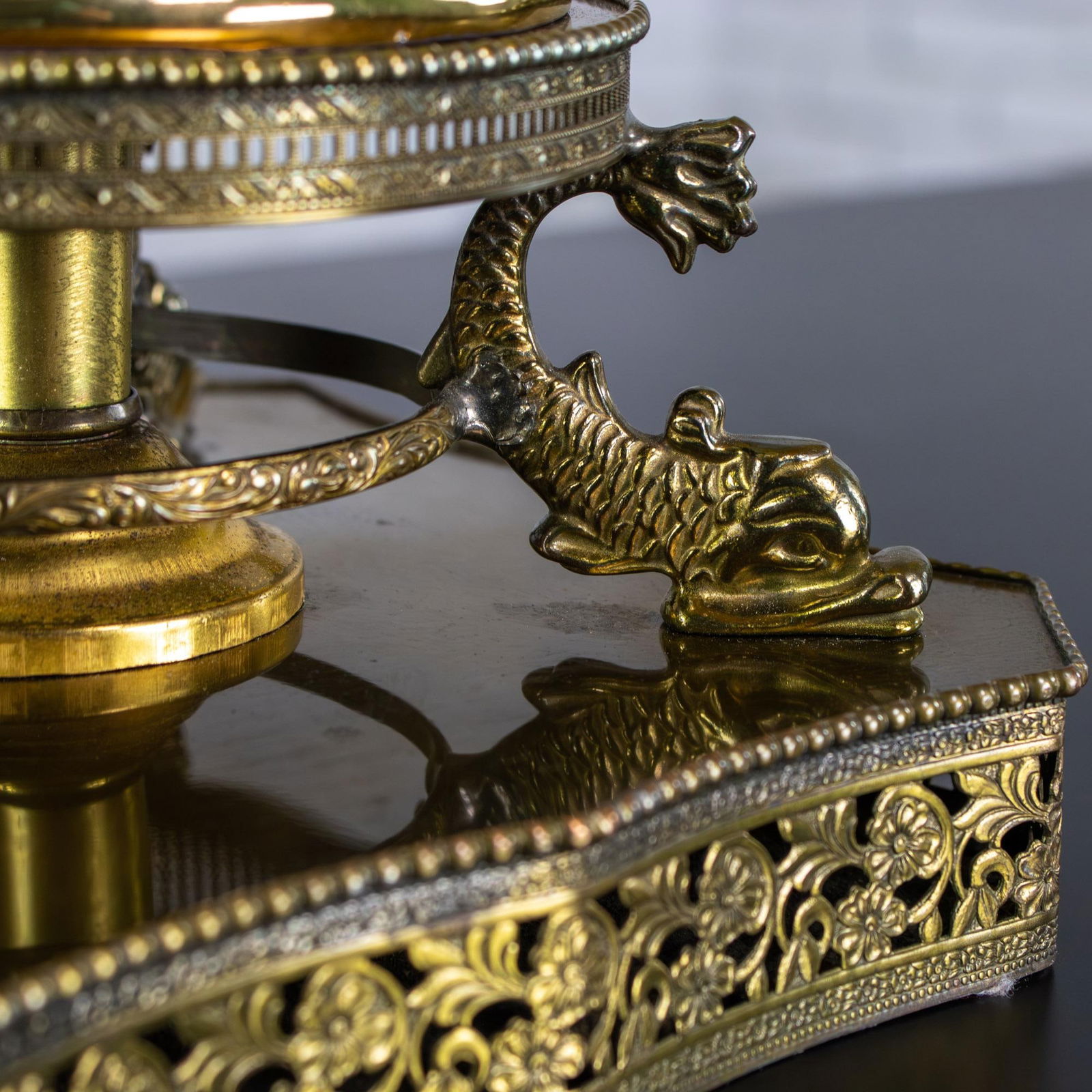 Mid-20th Century Italian Pair of Pierced Majolica Lamps Urn Shaped W/Filigree Bases by Cantagalli Po - 7