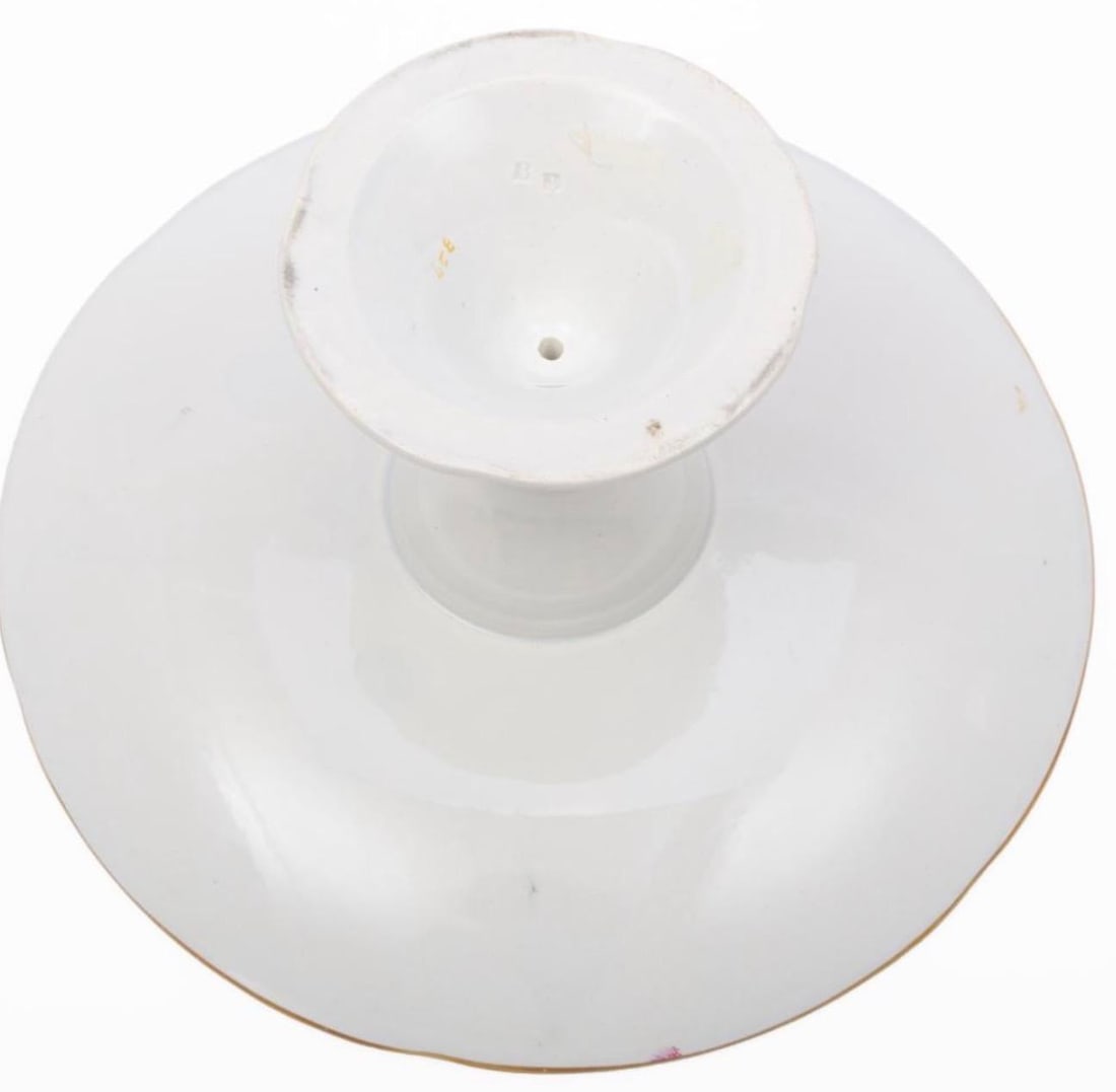 19th Century English Green Porcelain Dessert or Dinner Service Plates and Footed Compotes - 7